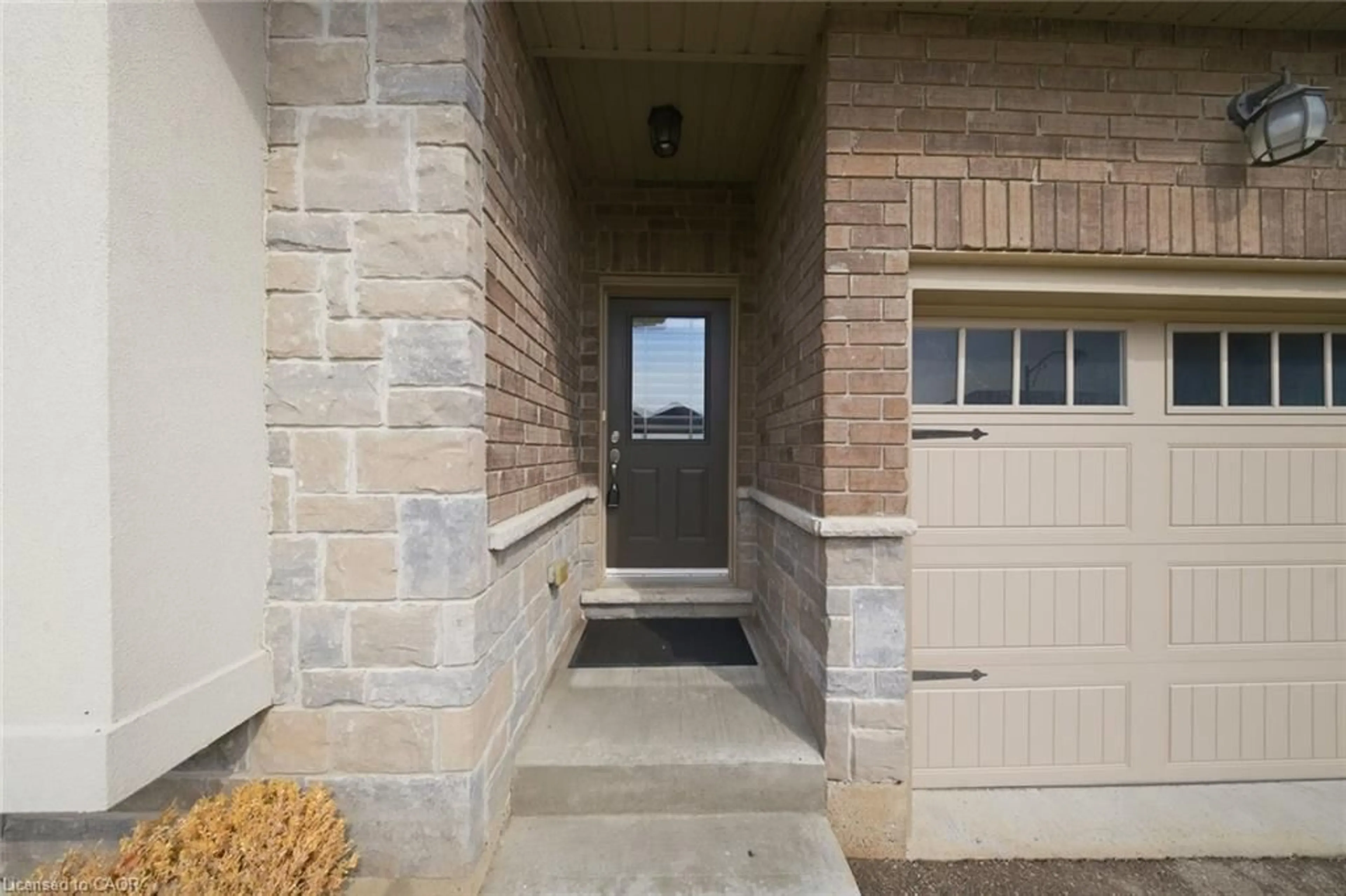 Indoor entryway for 194 Donly Dr #12, Simcoe Ontario N3Y 0C6