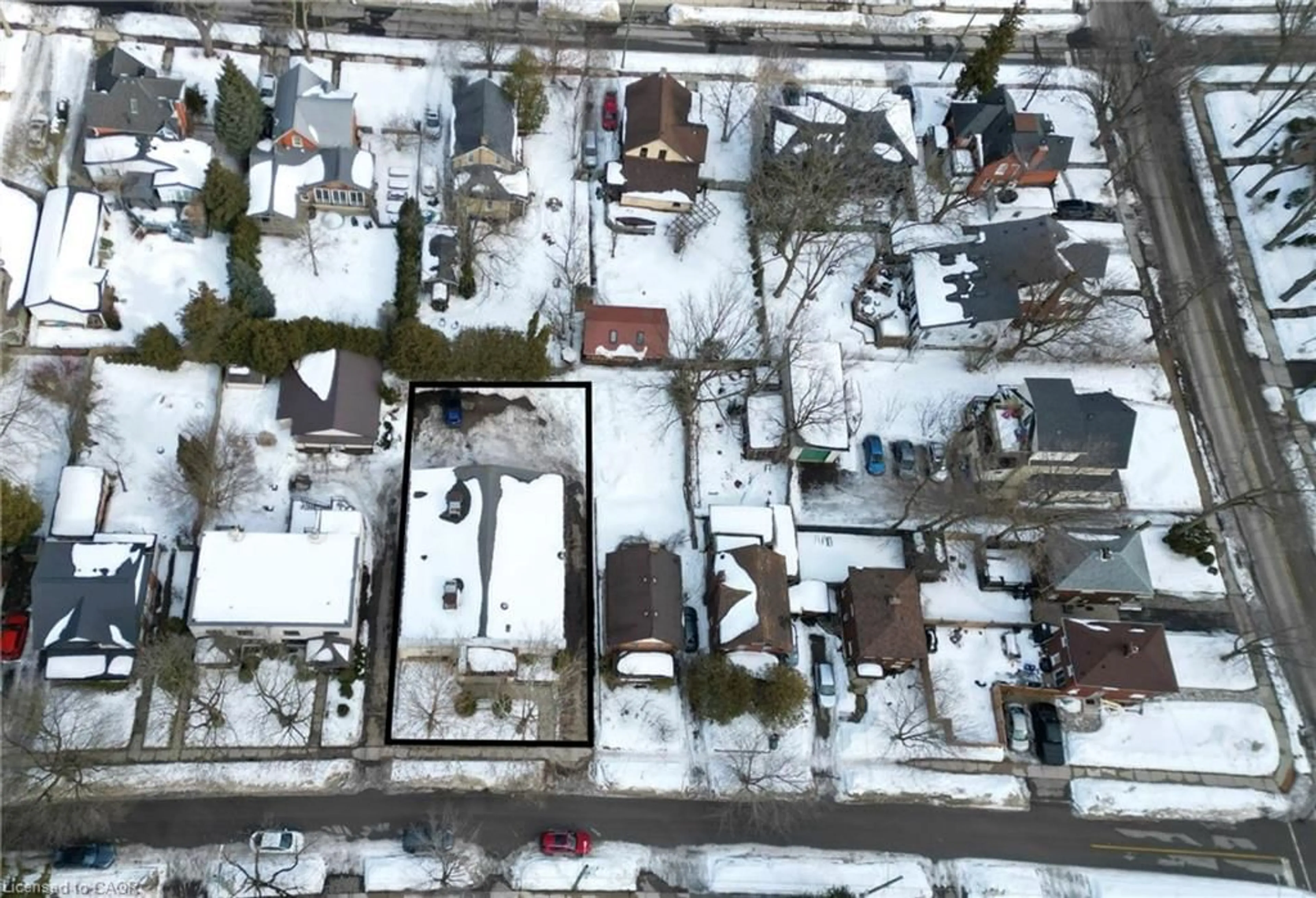 A pic from outside/outdoor area/front of a property/back of a property/a pic from drone, street for 96 Dunbar Rd, Waterloo Ontario N2L 2E5