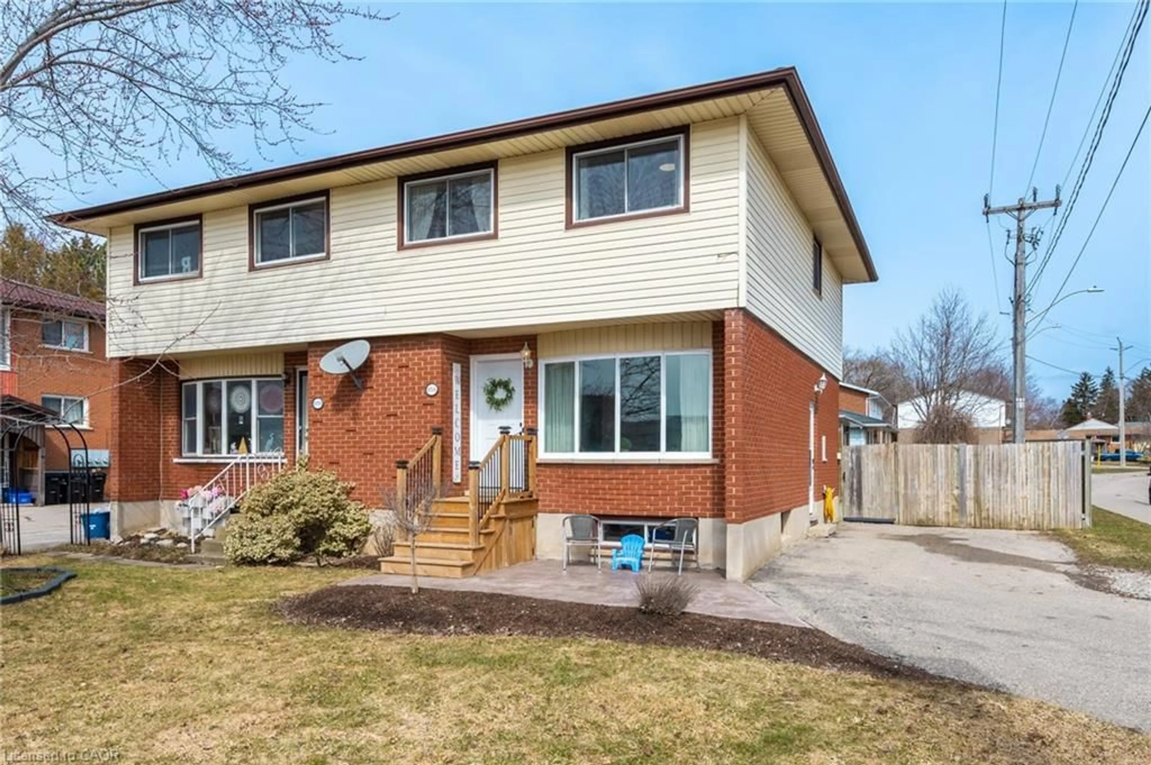 Home with brick exterior material, street for 85 Hincks St #A, New Hamburg Ontario N3A 2B1