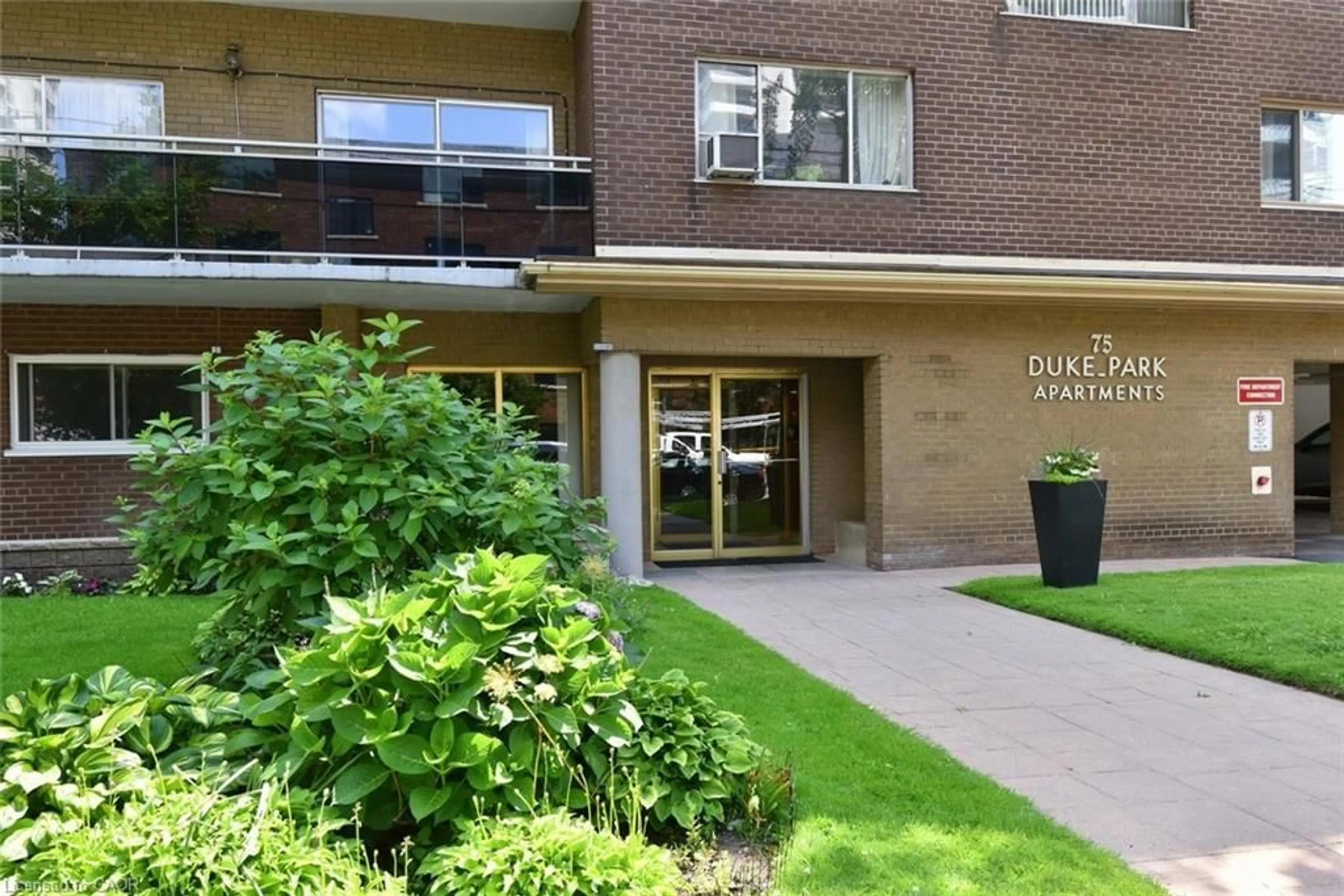 Patio, street for 75 Duke St #410, Hamilton Ontario L8P 1X4