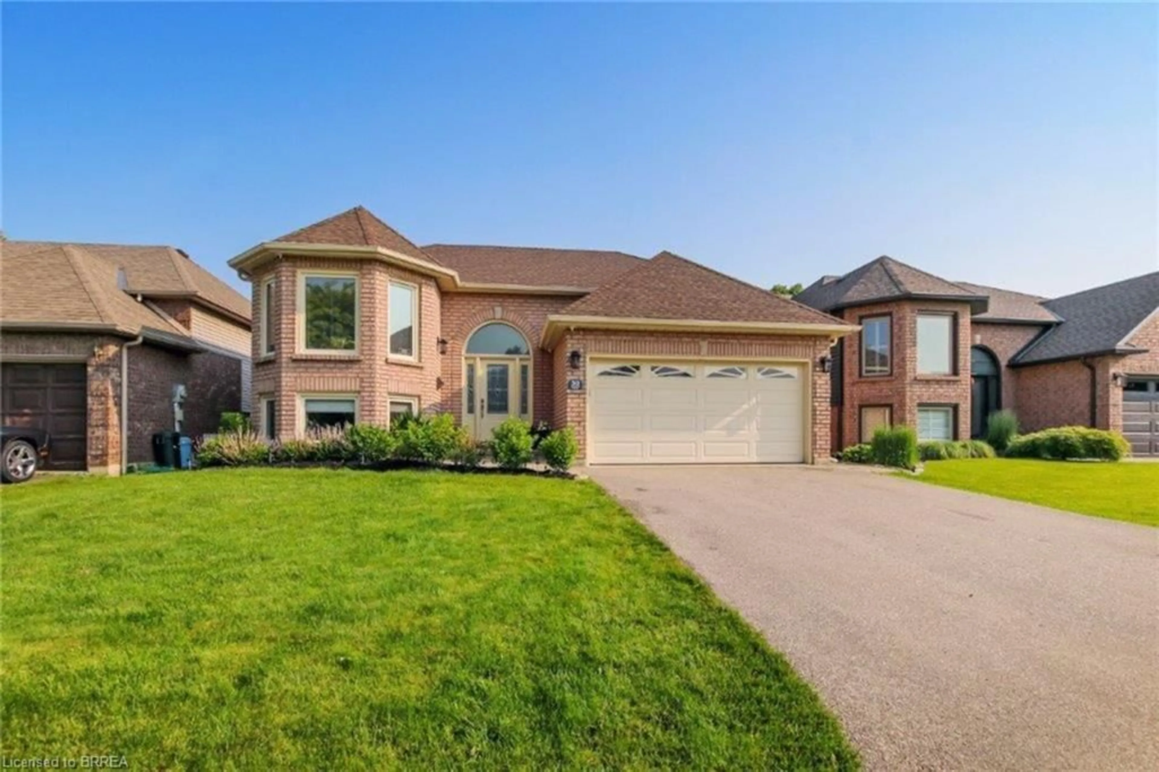 Home with brick exterior material, street for 30 Mcintosh Crt, Brantford Ontario N3R 5W9