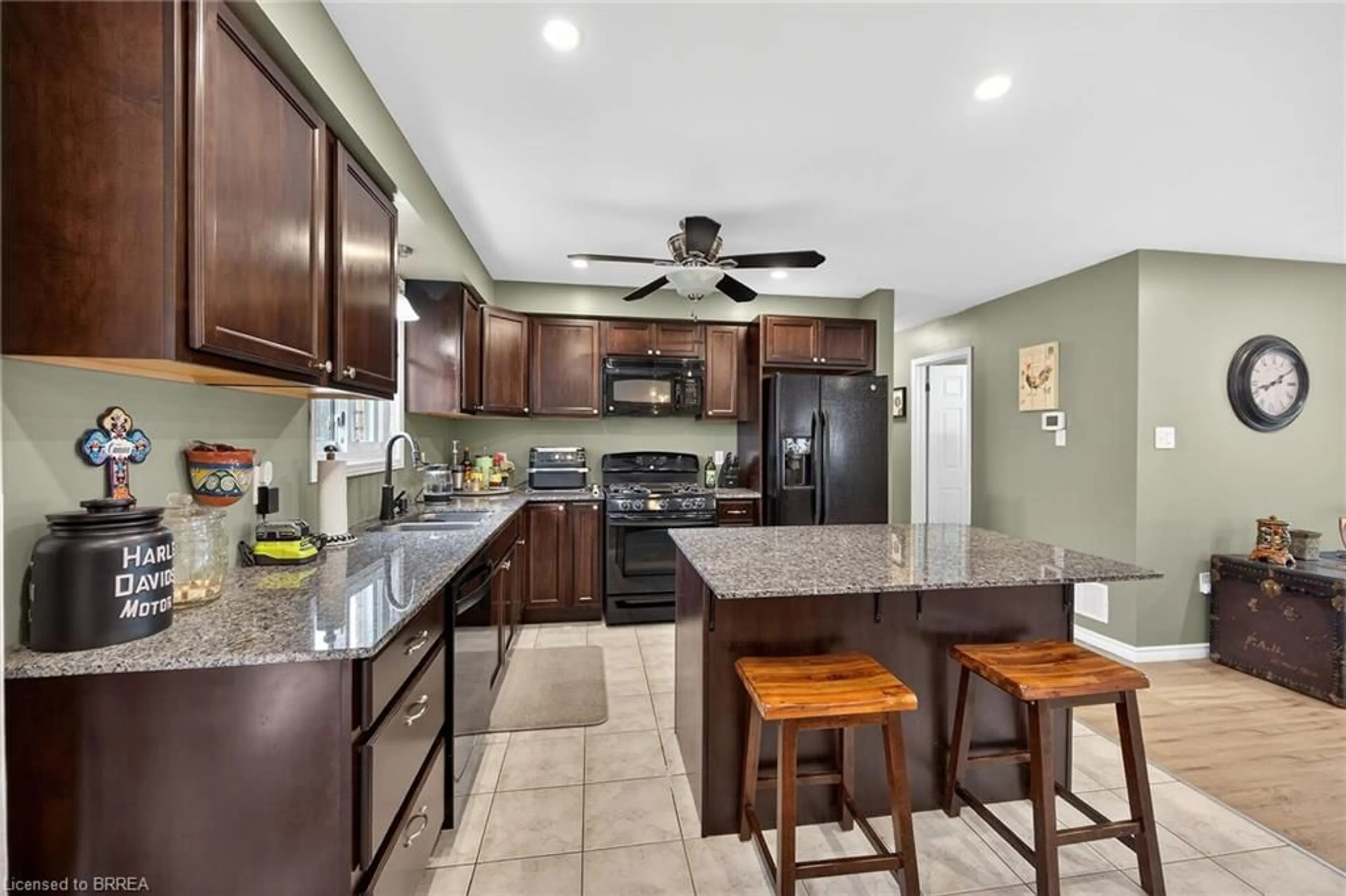 Open concept kitchen, ceramic/tile floor for 30 Mcintosh Crt, Brantford Ontario N3R 5W9