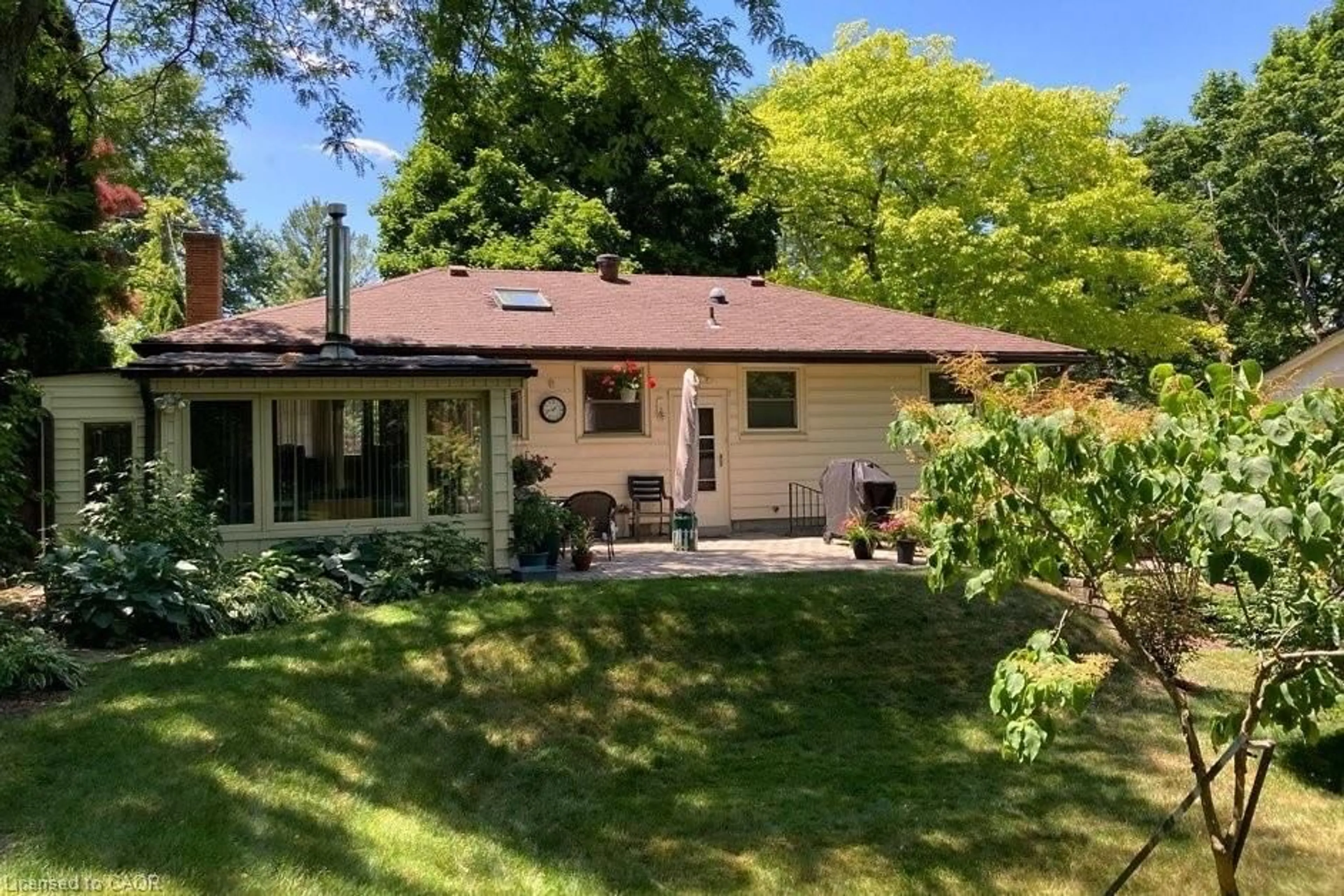 Unknown for 5 Mayfair Ave, Dundas Ontario L9H 3K5