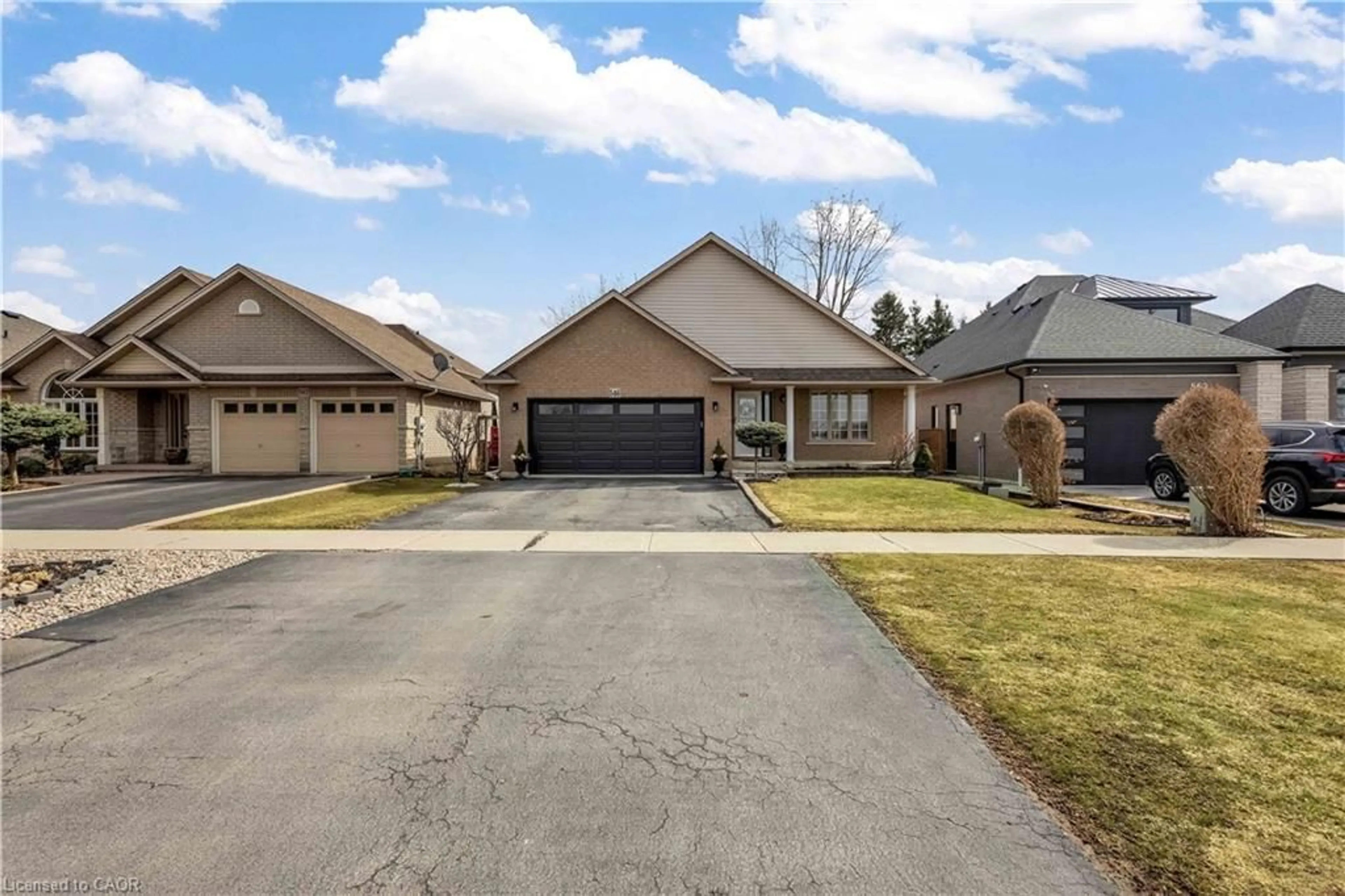 Home with brick exterior material, street for 546 Jerseyville Rd, Ancaster Ontario L9G 3L5