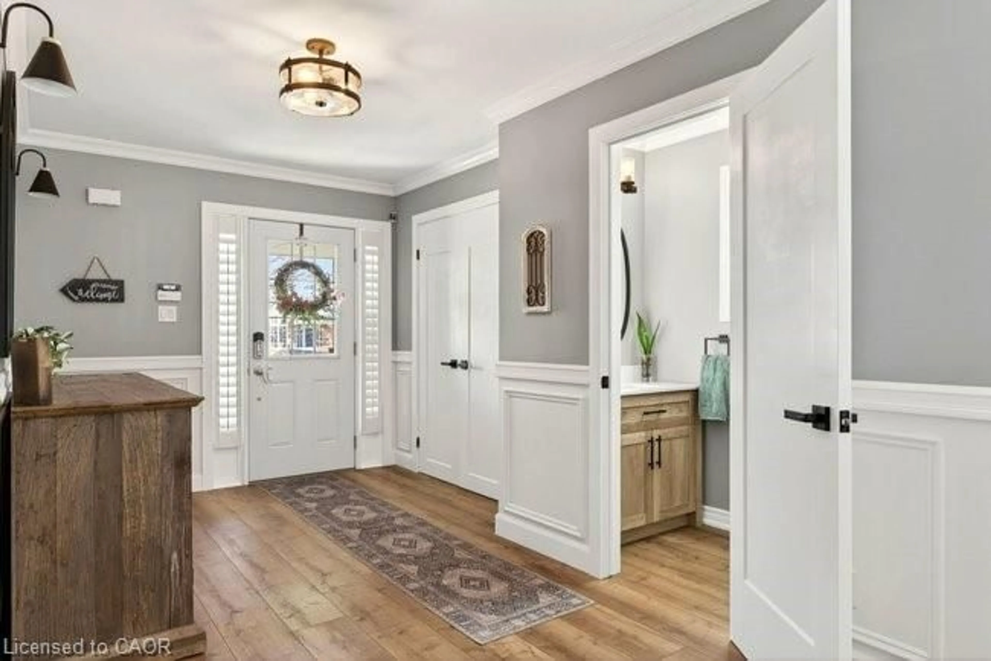 Indoor entryway for 4462 Weltman Way, Beamsville Ontario L3J 0G2