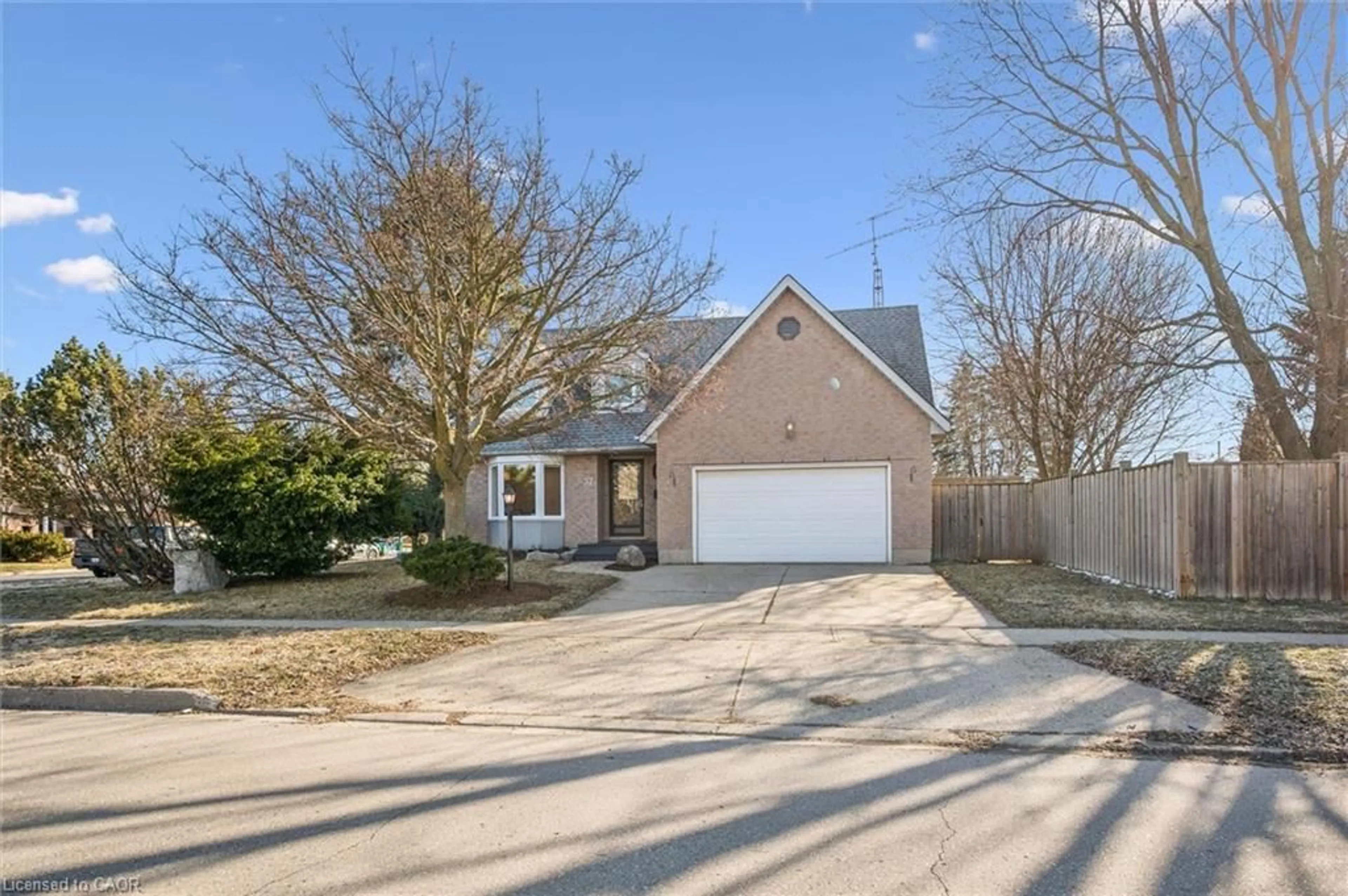 Unknown for 37 Enfield Dr, Cambridge Ontario N1P 1A5