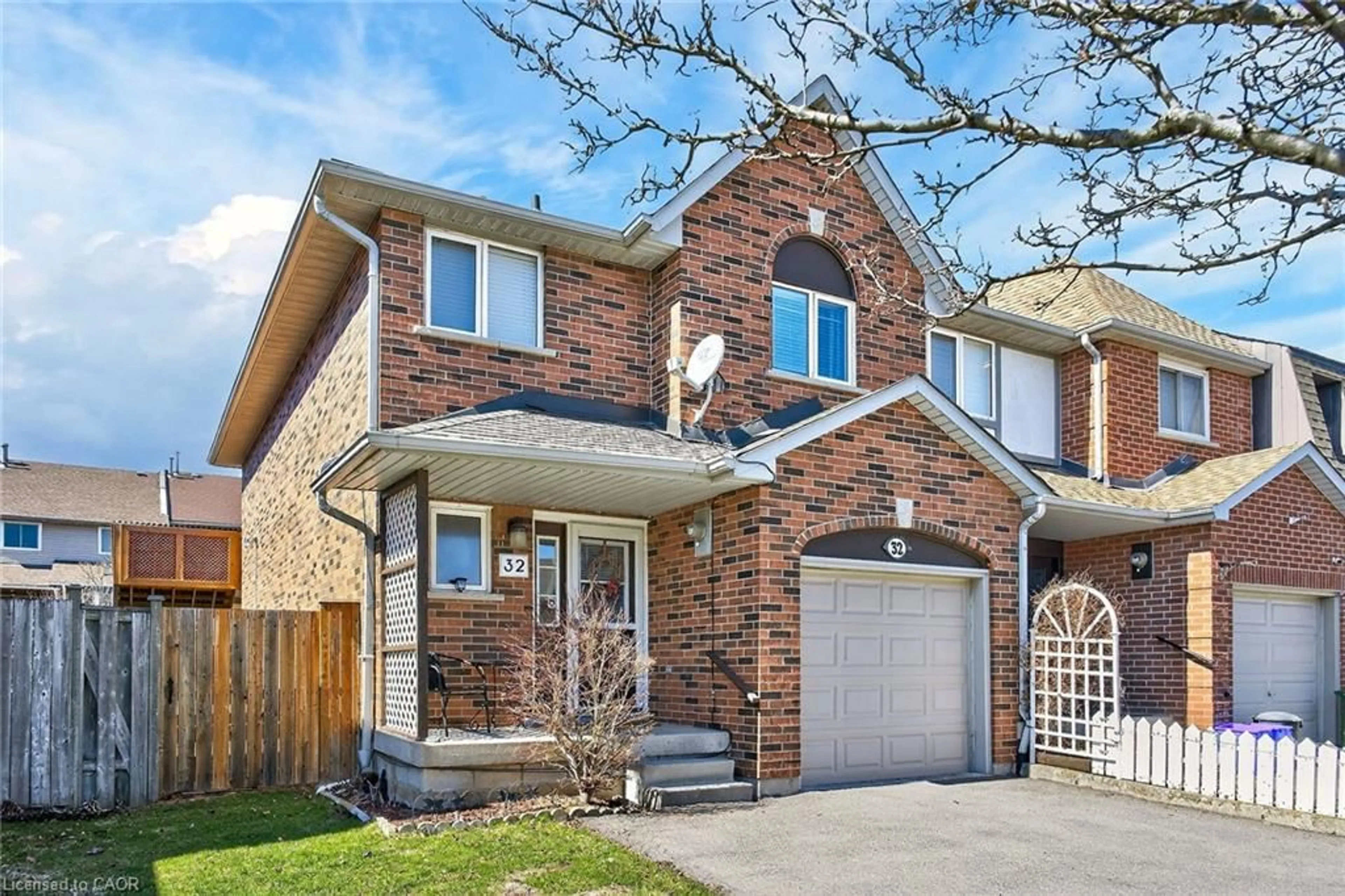 Home with brick exterior material, street for 32 Perthshire Crt, Hamilton Ontario L9B 2H1