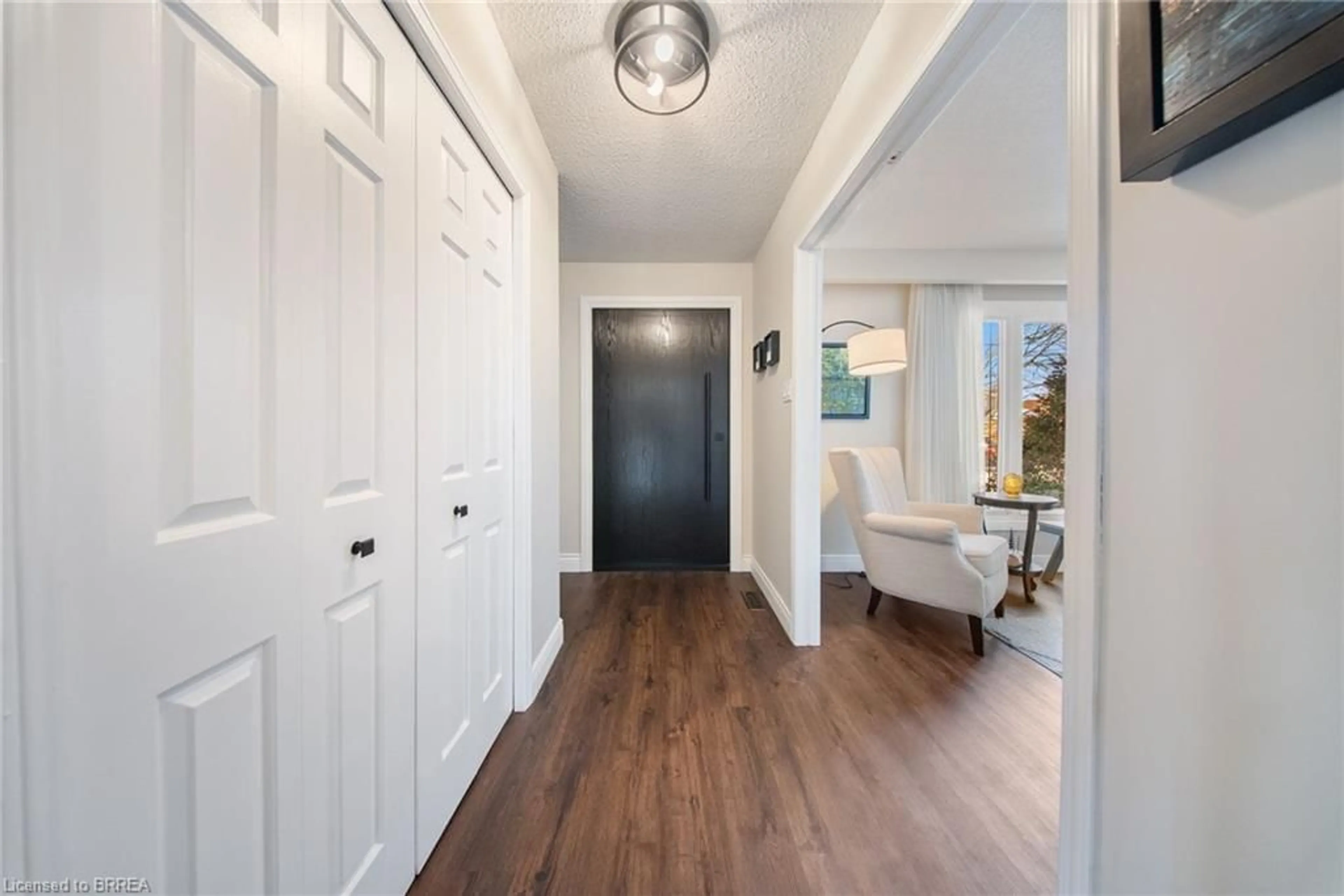 Indoor entryway for 35 Rose Crt, Paris Ontario N3L 3T9