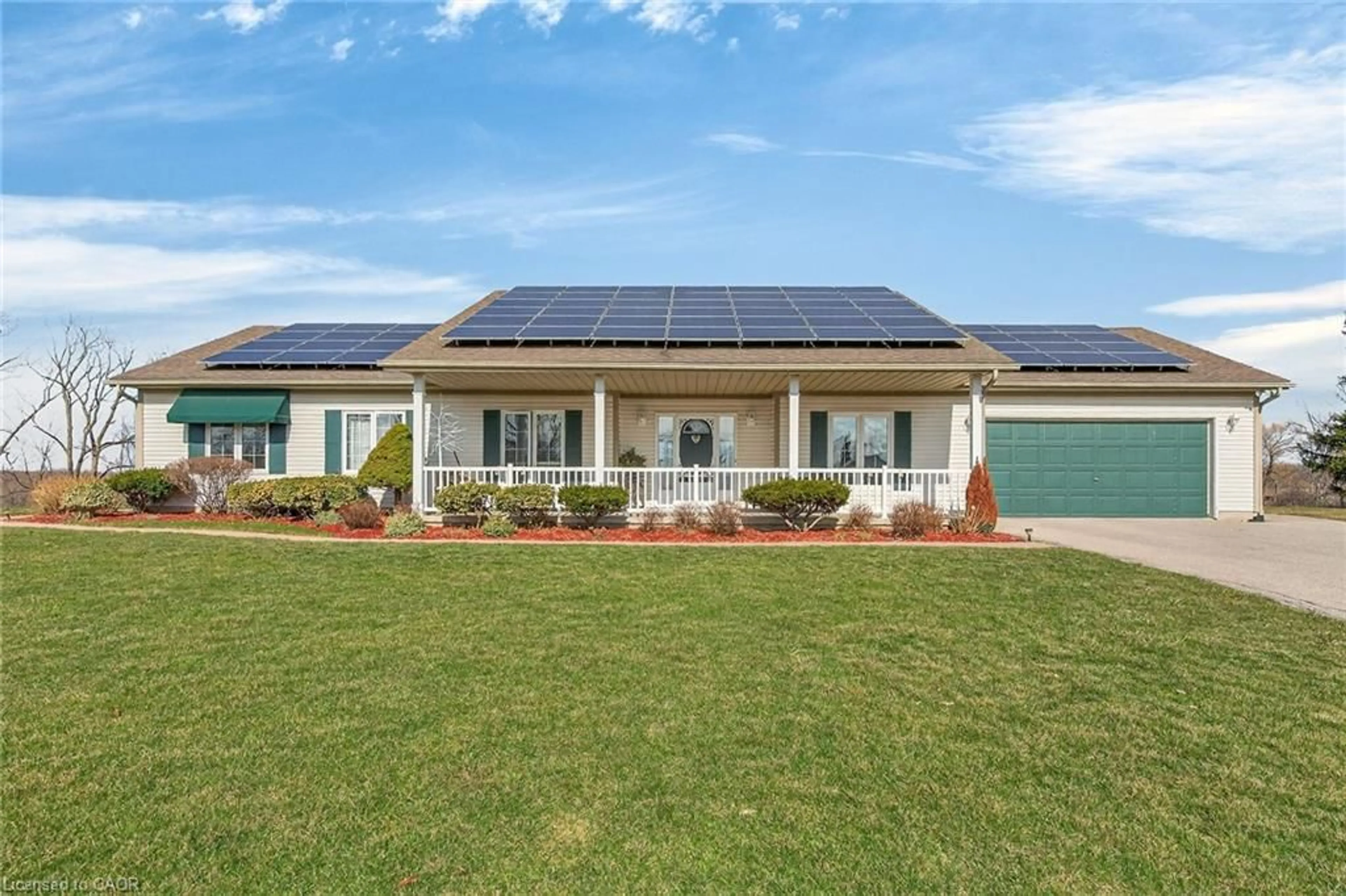 Home with vinyl exterior material, street for 2 Foxlow Cres, Cayuga Ontario N0A 1E0