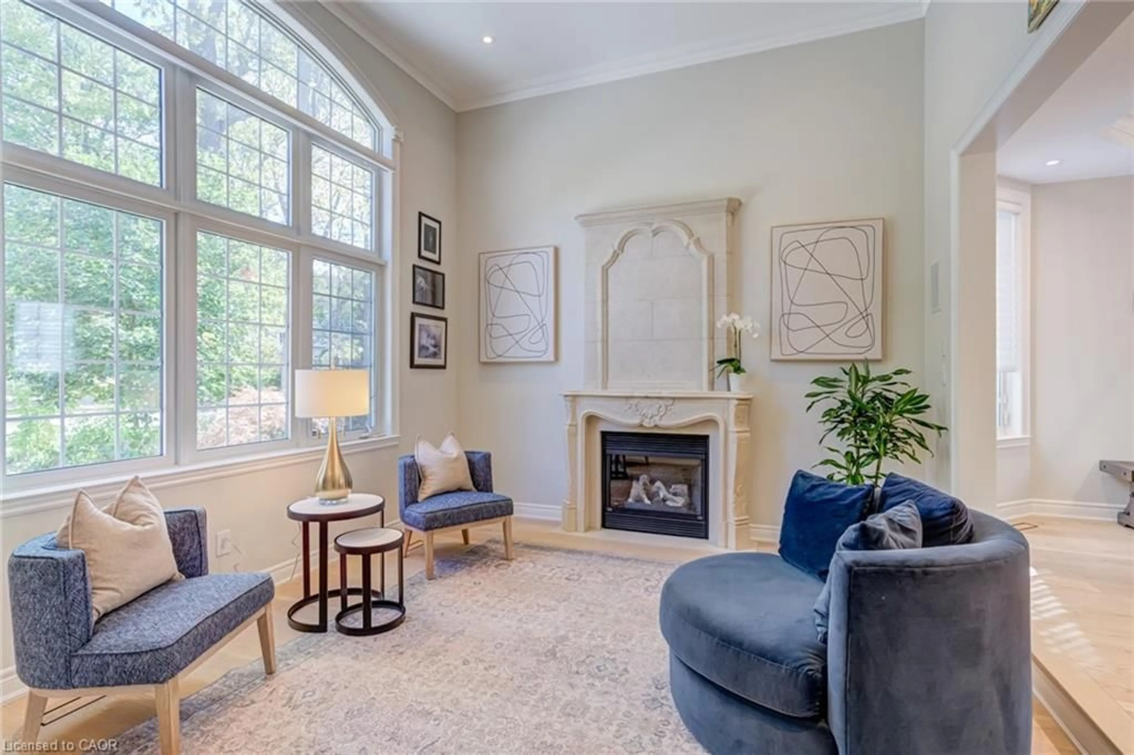 Living room with furniture, unknown for 234 Lovers Lane, Ancaster Ontario L9G 5B9