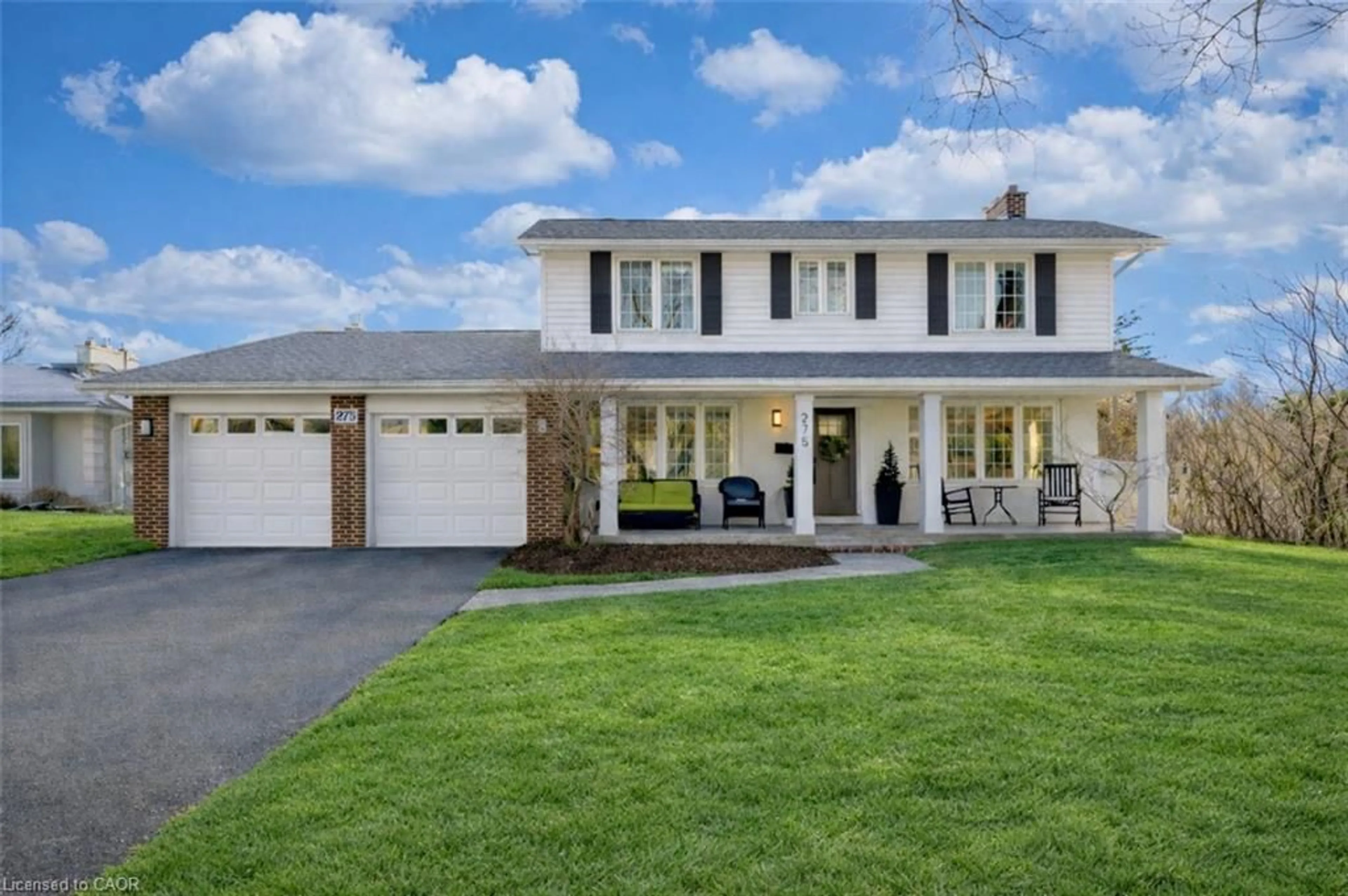 Home with vinyl exterior material, street for 275 Camborne Cres, Burlington Ontario L7N 2A4