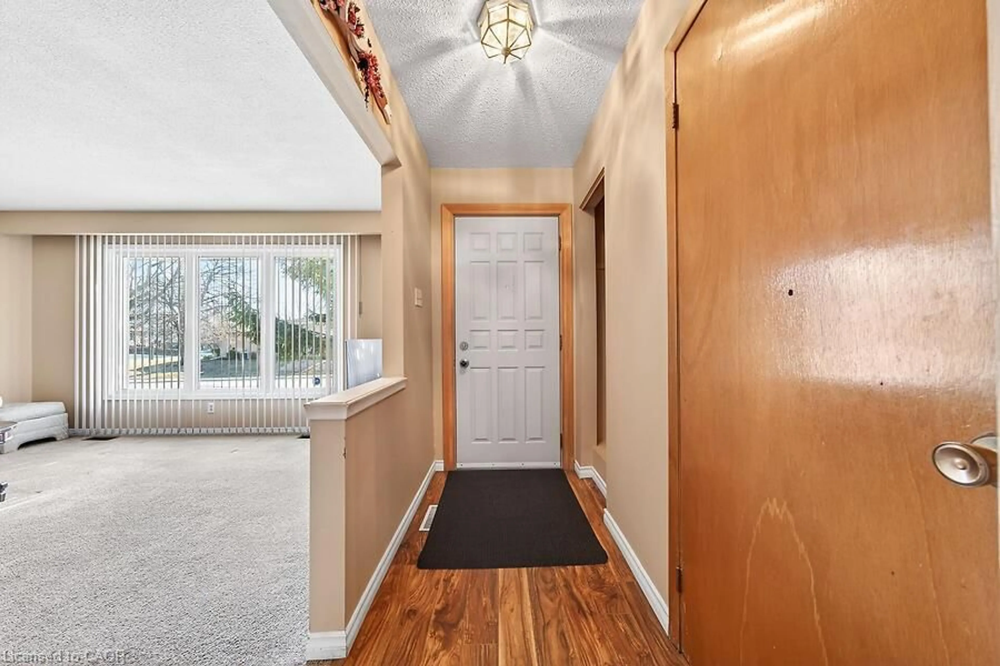 Indoor entryway for 66 Highridge Ave, Hamilton Ontario L8E 2S1