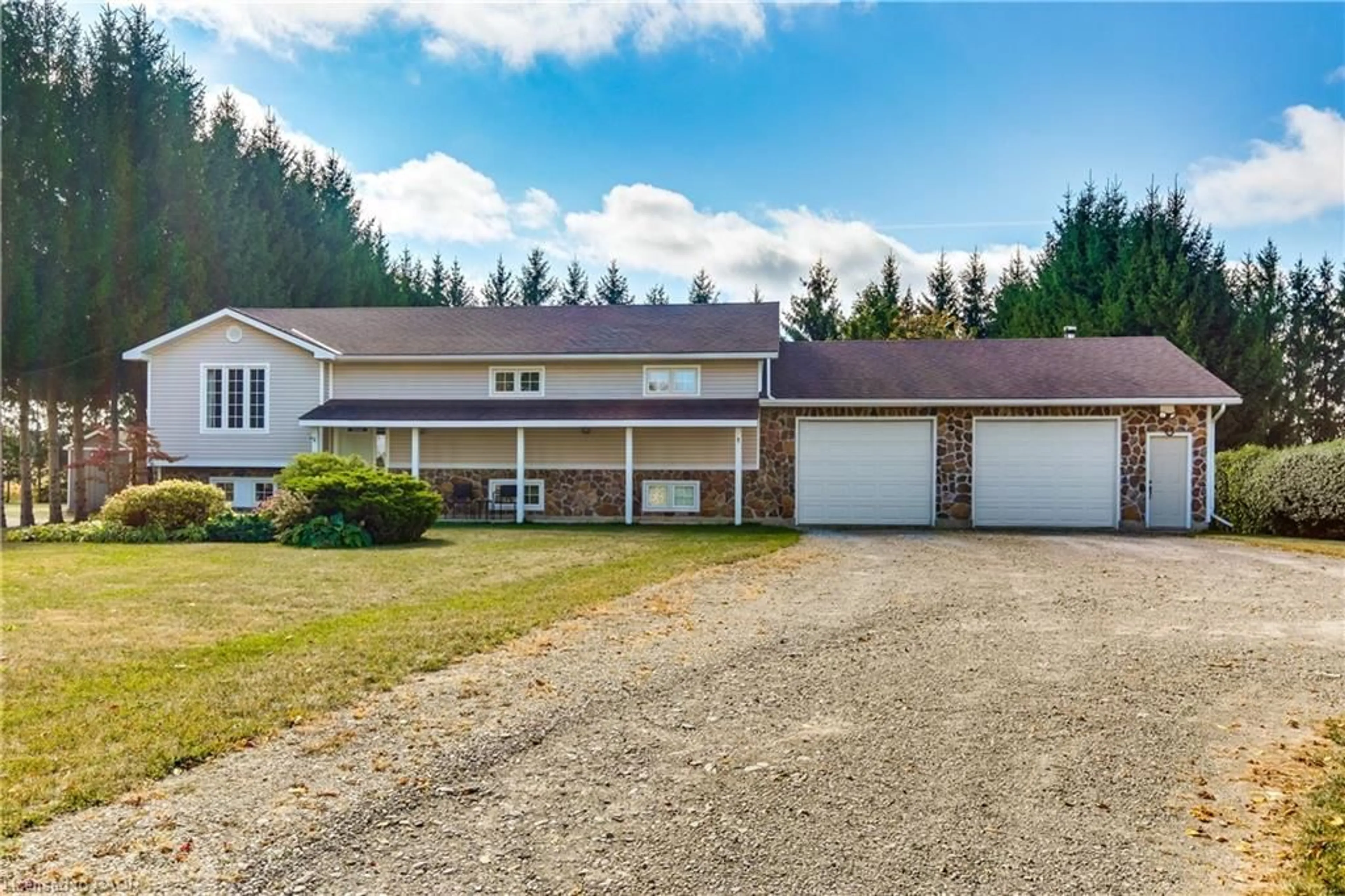 A pic from outside/outdoor area/front of a property/back of a property/a pic from drone, unknown for 41 Church St, Scotland Ontario N0E 1R0