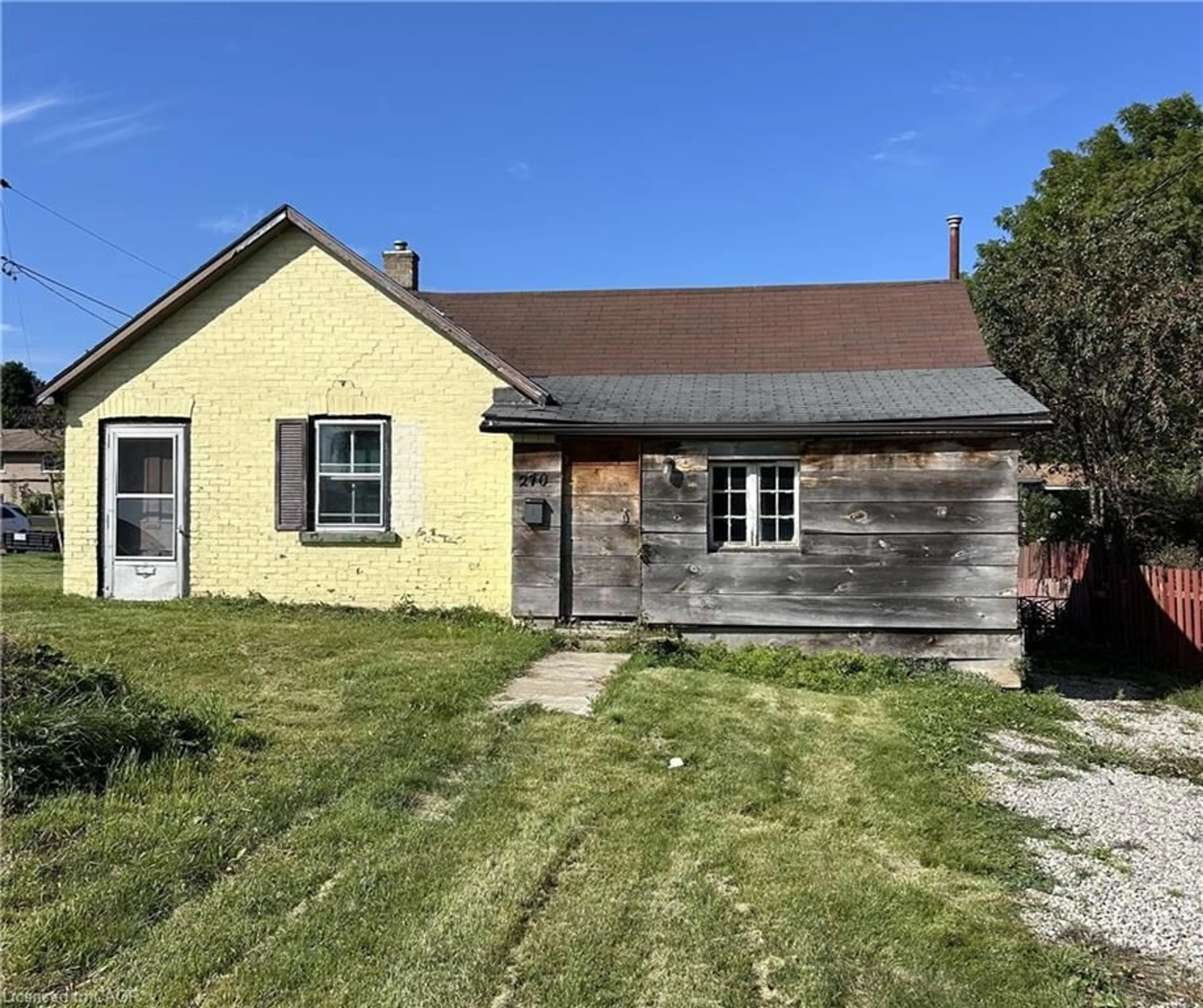 Unknown for 270 Queen St, Simcoe Ontario N3Y 3C8