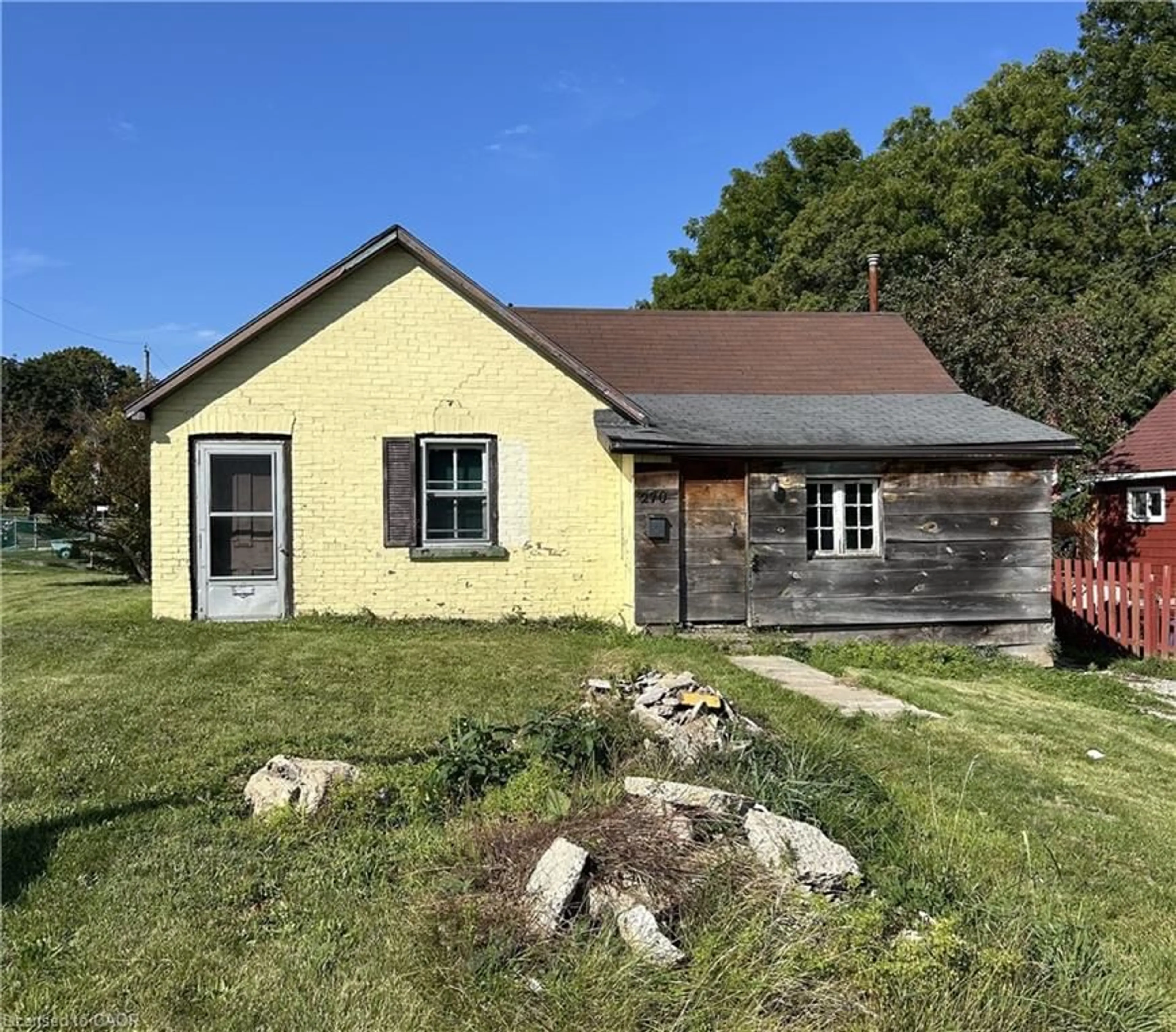 Unknown for 270 Queen St, Simcoe Ontario N3Y 3C8