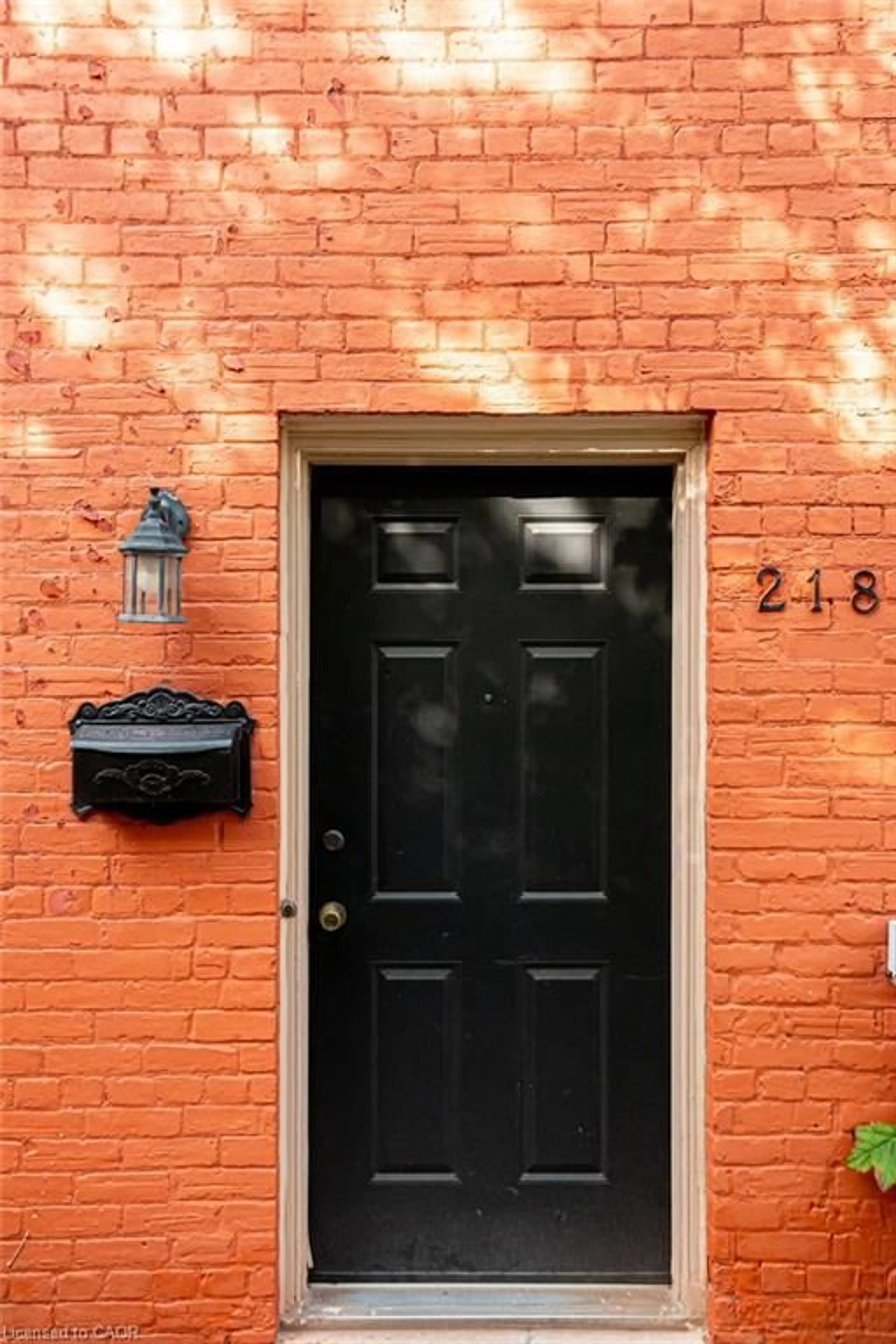 Unknown for 218 Bay St, Hamilton Ontario L8P 3J1