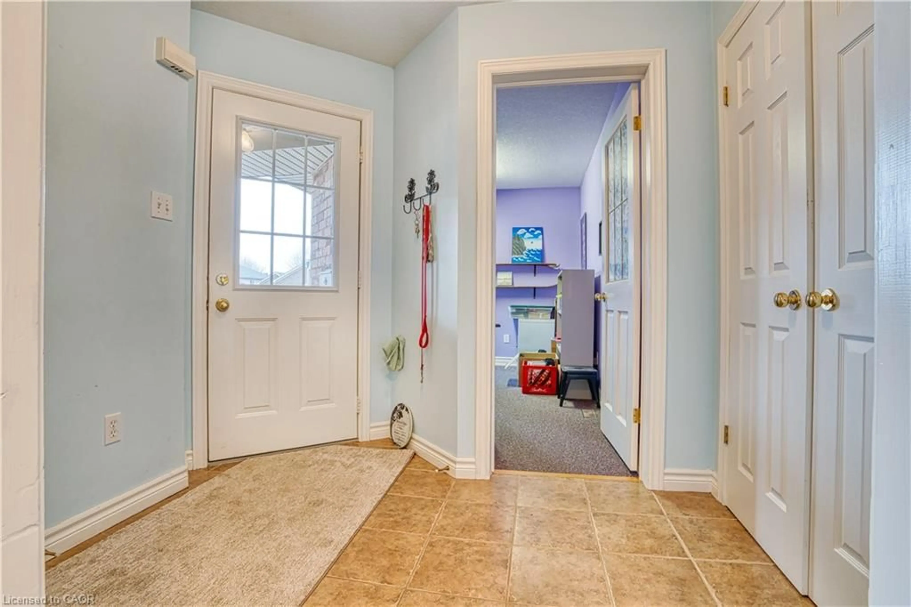 Indoor entryway for 906 Baker Ave, Listowel Ontario N4W 3V7
