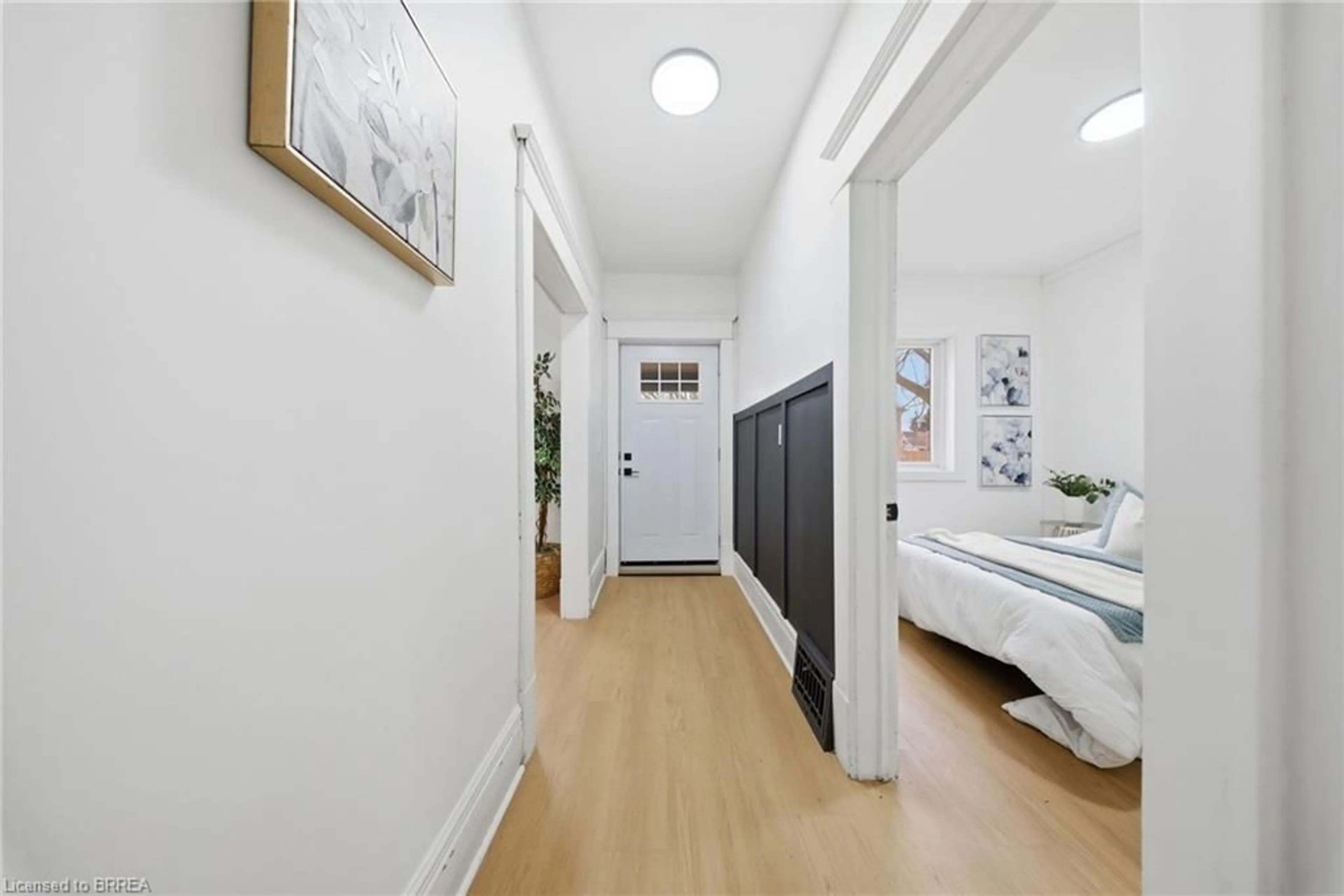 Indoor entryway for 232 Grey St, Brantford Ontario N3S 4W7