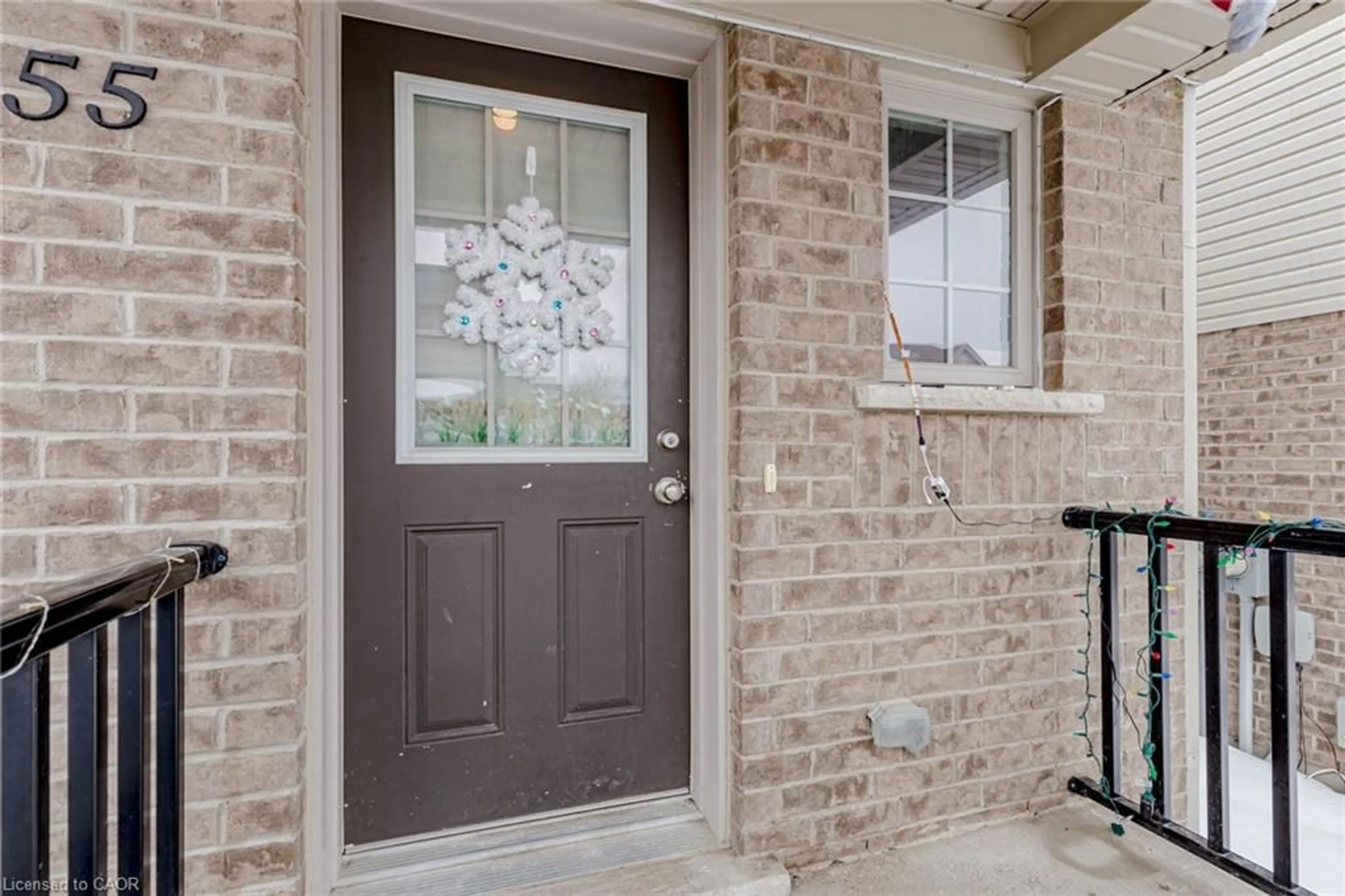 Indoor entryway for 50 Pinnacle Dr #55, Kitchener Ontario N2P 0H8