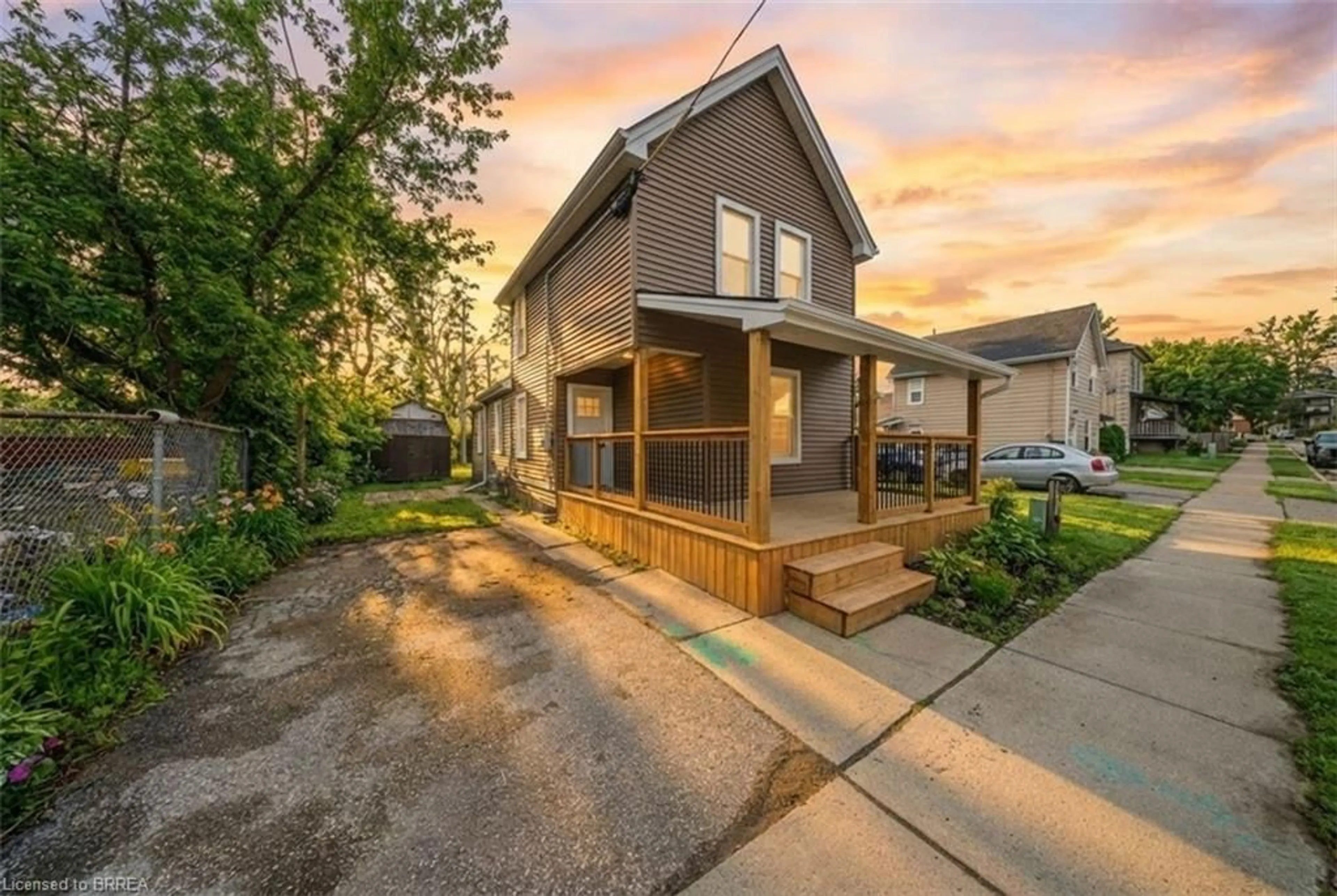 A pic from outside/outdoor area/front of a property/back of a property/a pic from drone, street for 17 Able Ave, Brantford Ontario N3S 2Y4