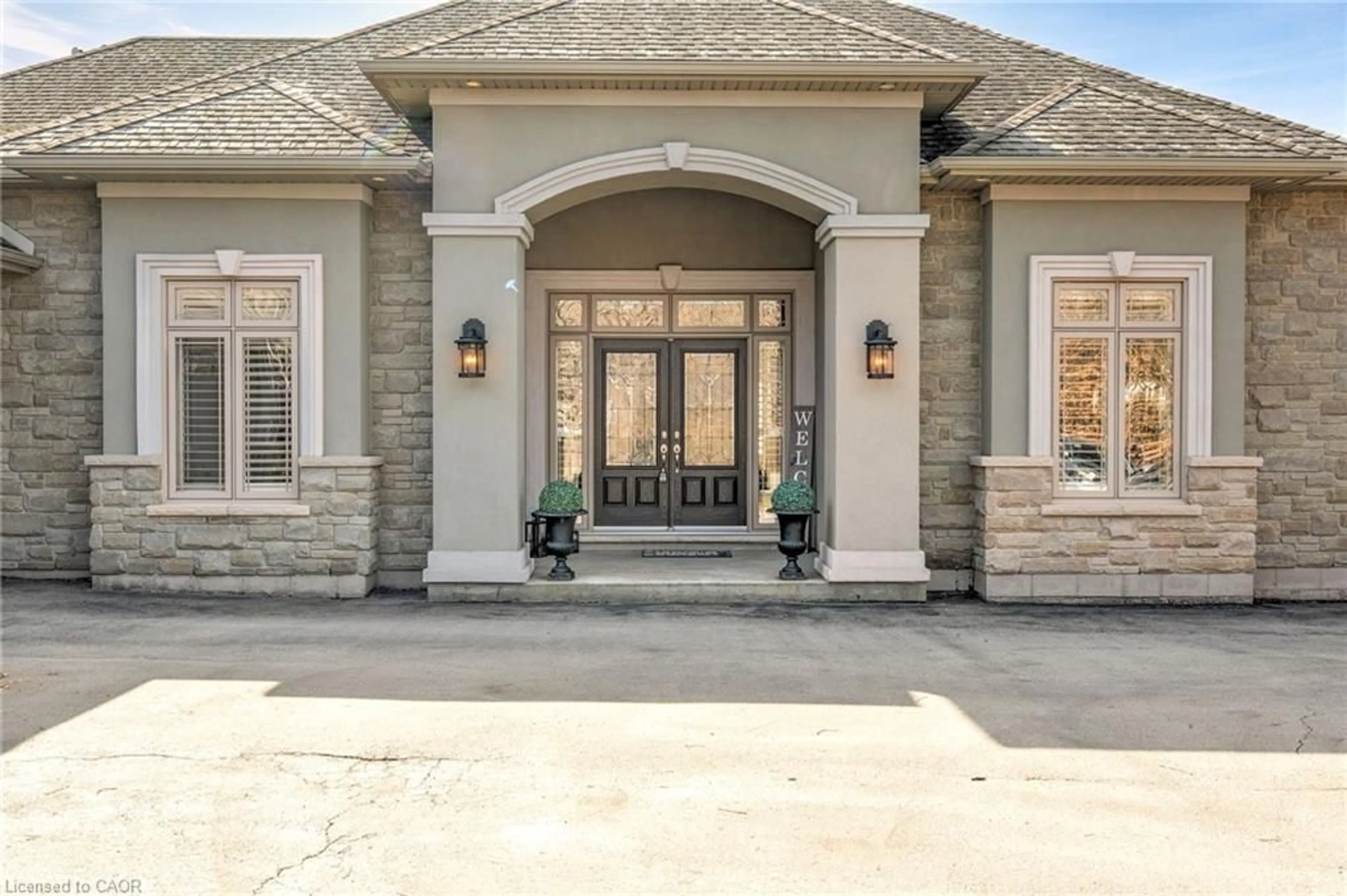 Indoor entryway for 1318 Concession Rd 6, Millgrove Ontario L8B 1N1