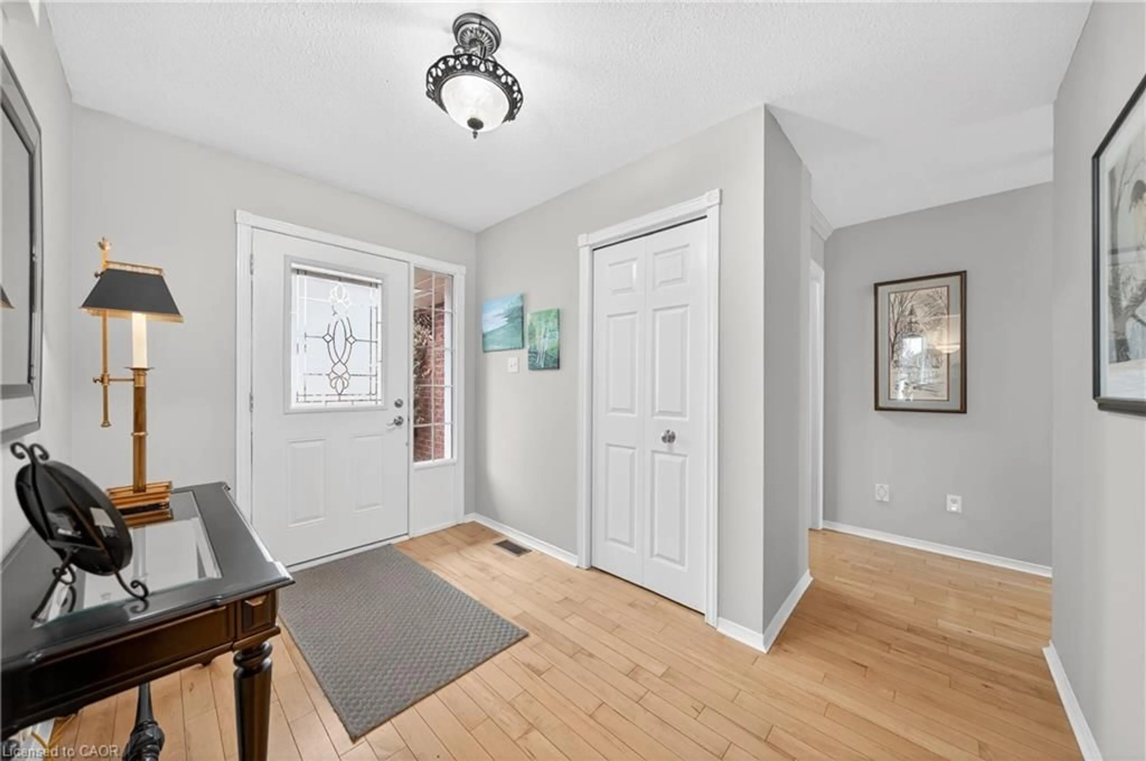 Indoor entryway for 599 Harvey St, Fergus Ontario N1M 3J4