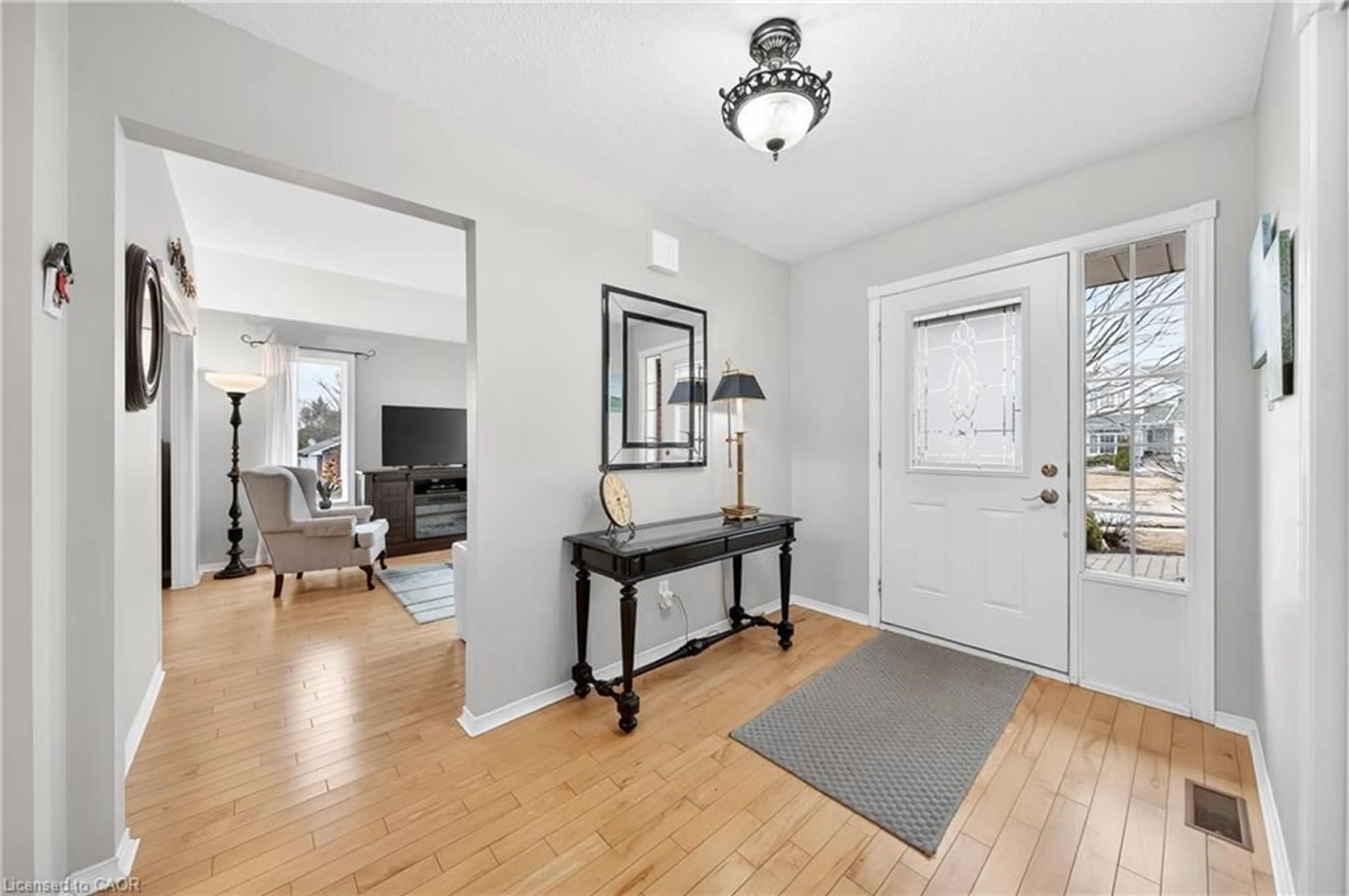 Indoor entryway for 599 Harvey St, Fergus Ontario N1M 3J4