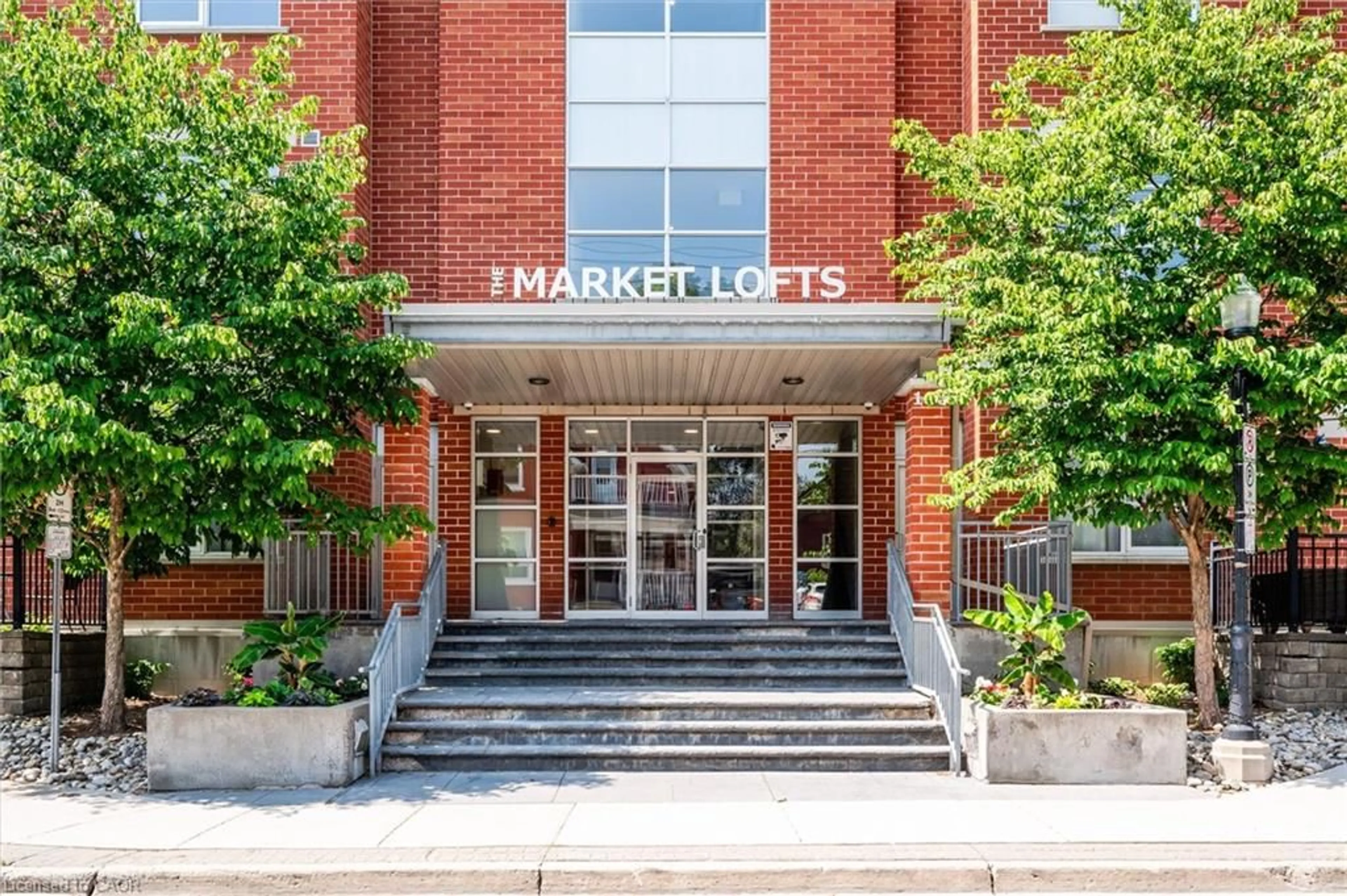 Lobby for 165 Duke St #218, Kitchener Ontario N2H 6T8