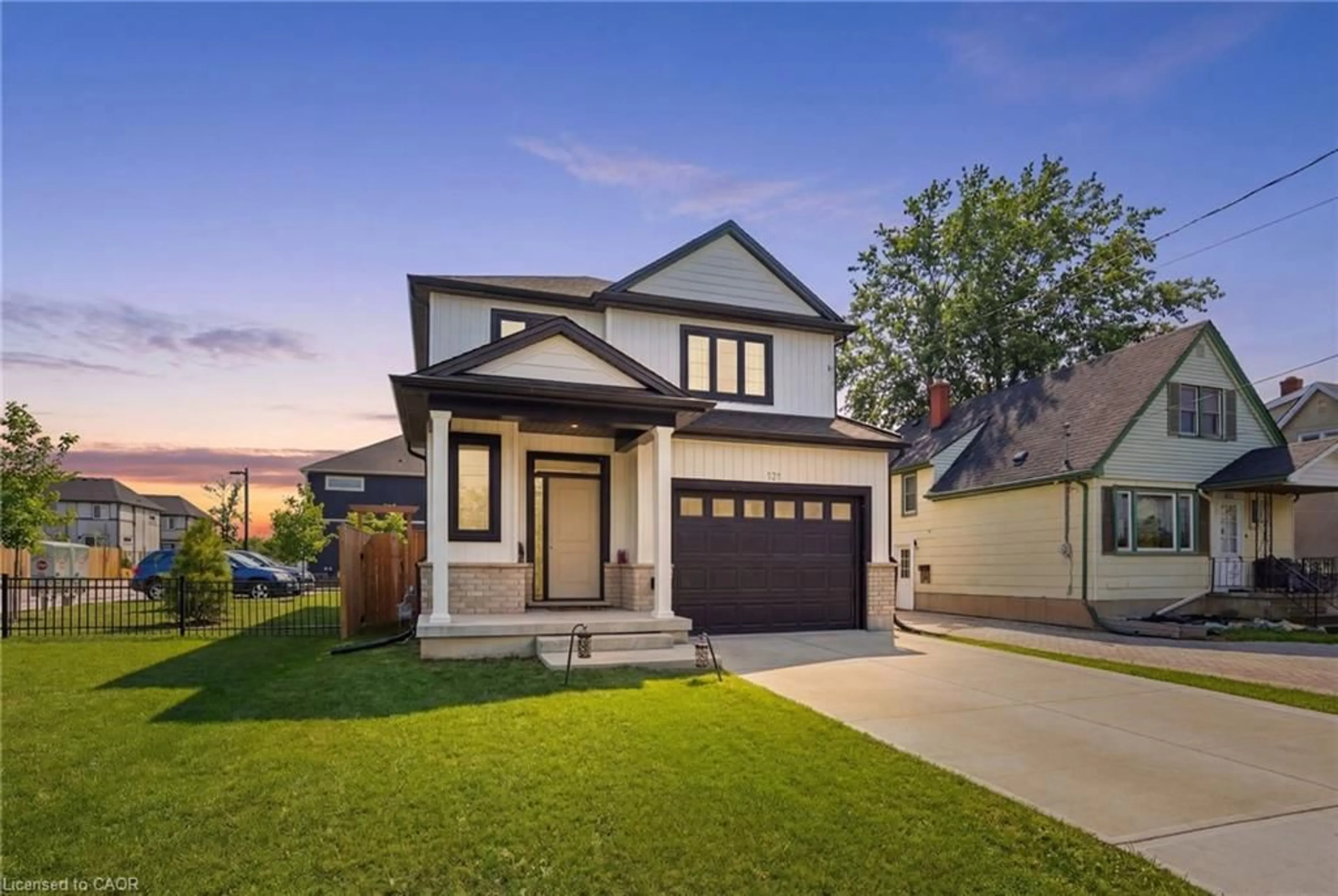 Home with vinyl exterior material, street for 121 Moffatt St, St. Catharines Ontario L2P 2L8