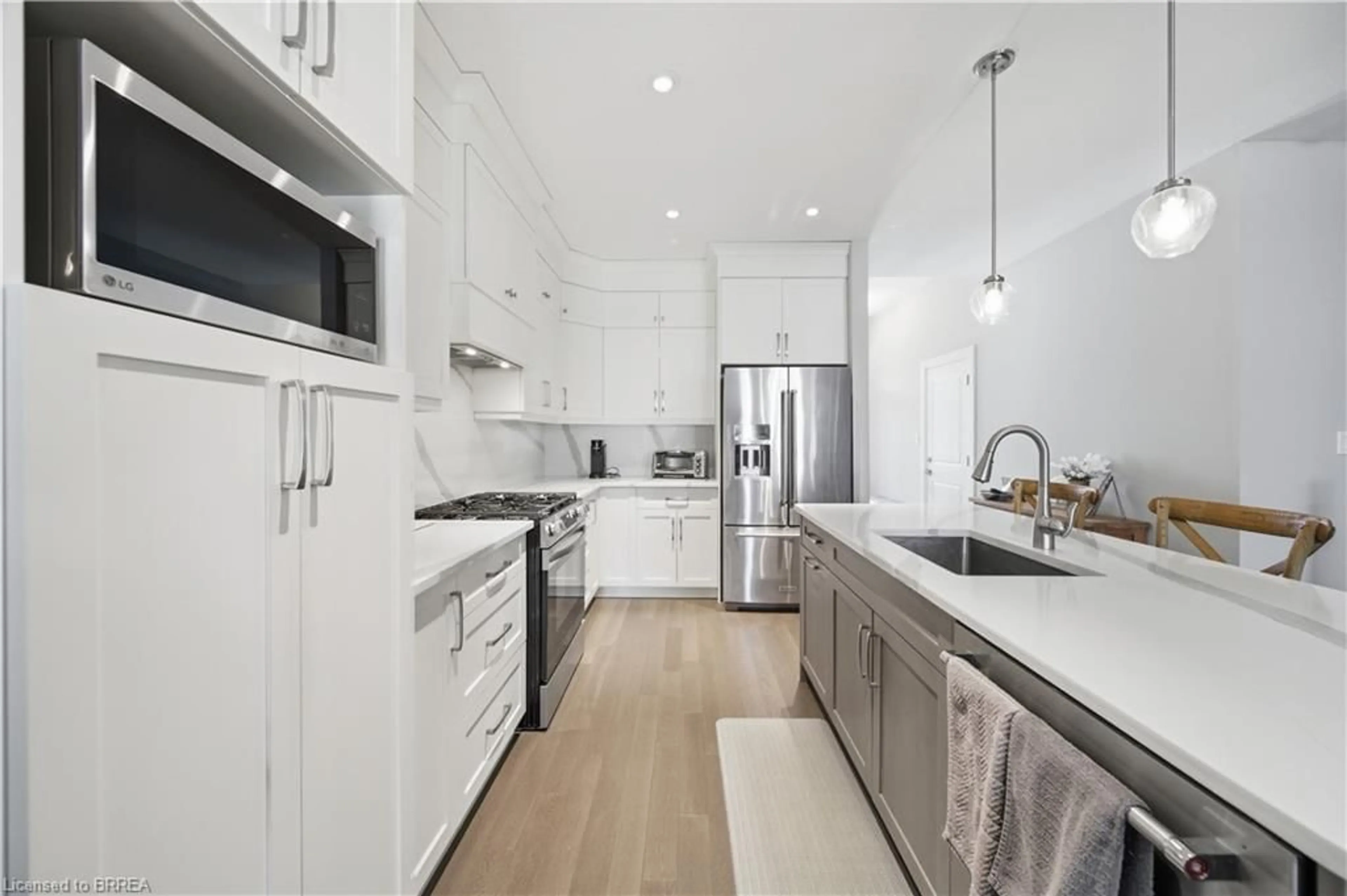 Contemporary kitchen, ceramic/tile floor for 59 Cedar St #22, Paris Ontario N3L 0H7