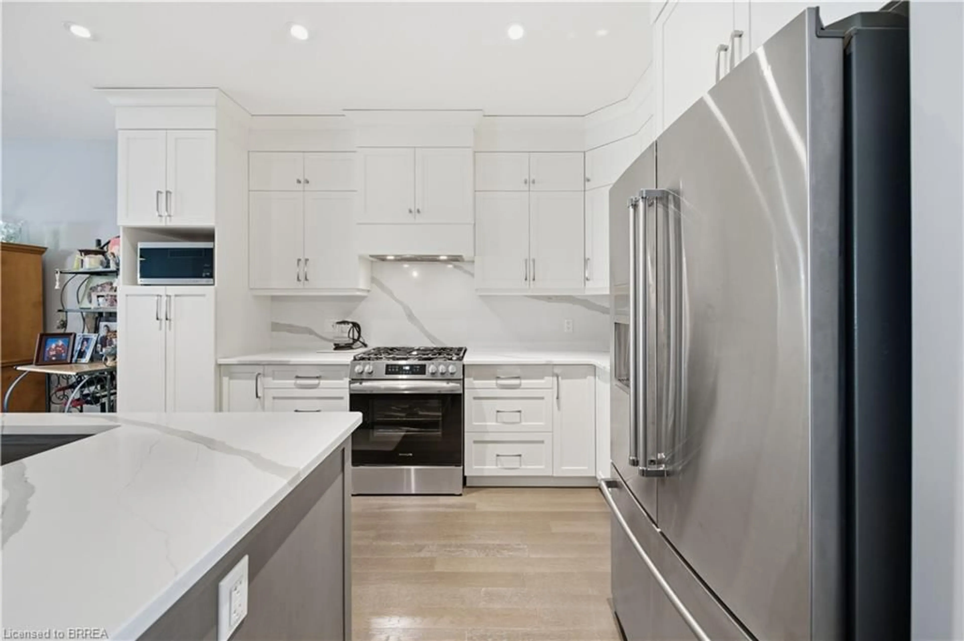 Contemporary kitchen, ceramic/tile floor for 59 Cedar St #22, Paris Ontario N3L 0H7