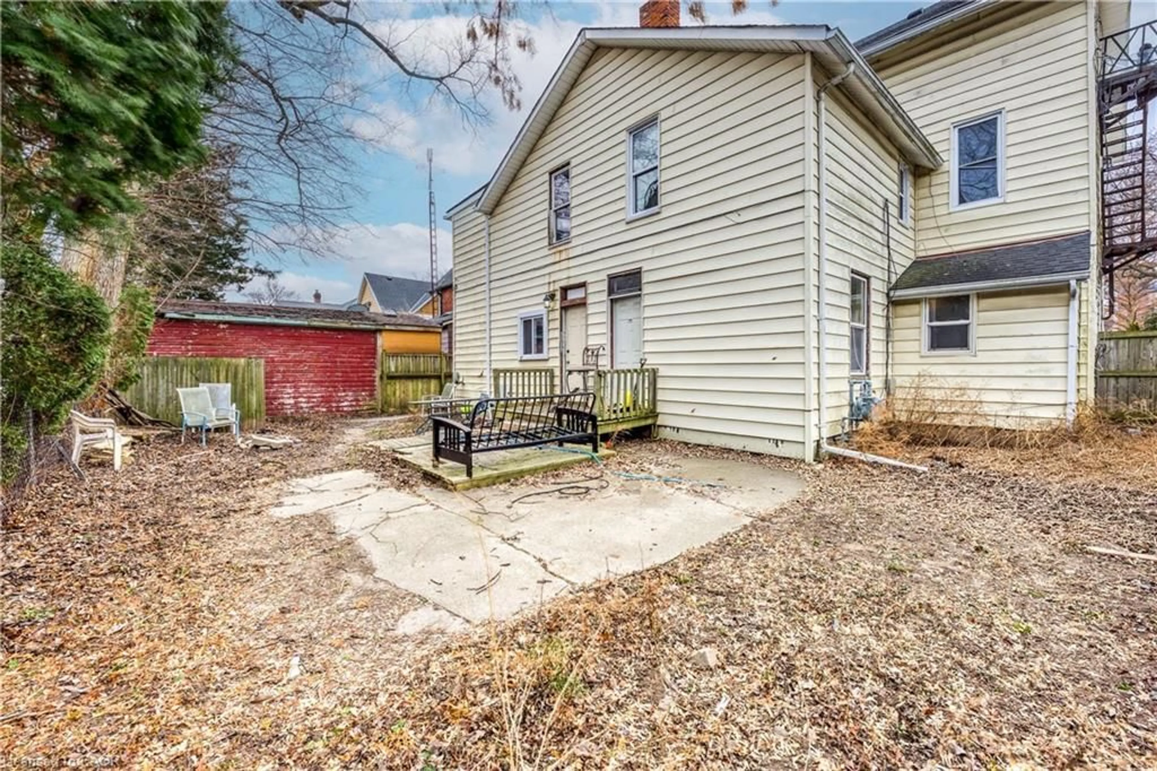 Patio, street for 132 Forsyth St, Sarnia Ontario N7T 3A7