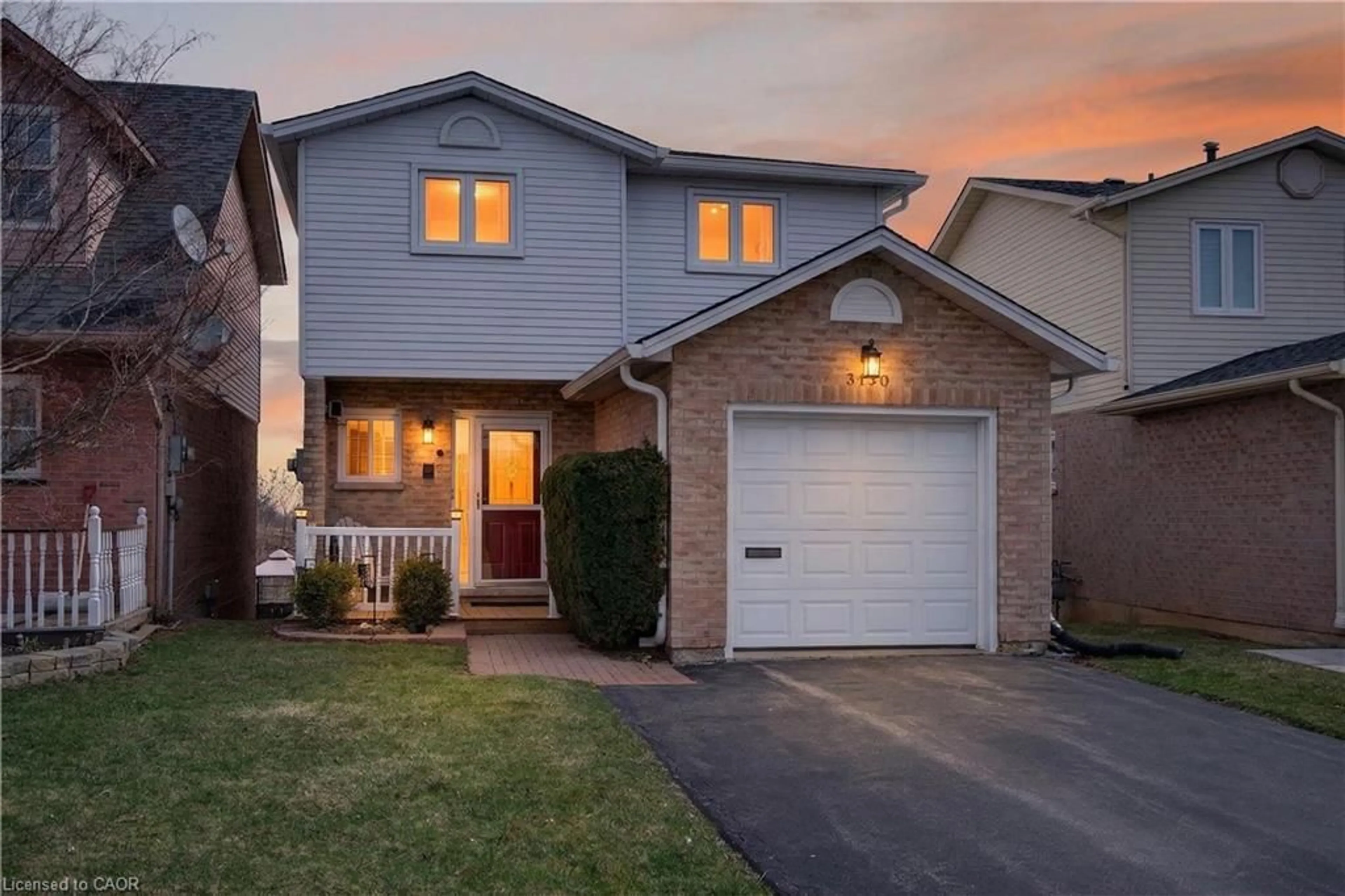 Home with brick exterior material, street for 3130 Driftwood Dr, Burlington Ontario L7M 3E1