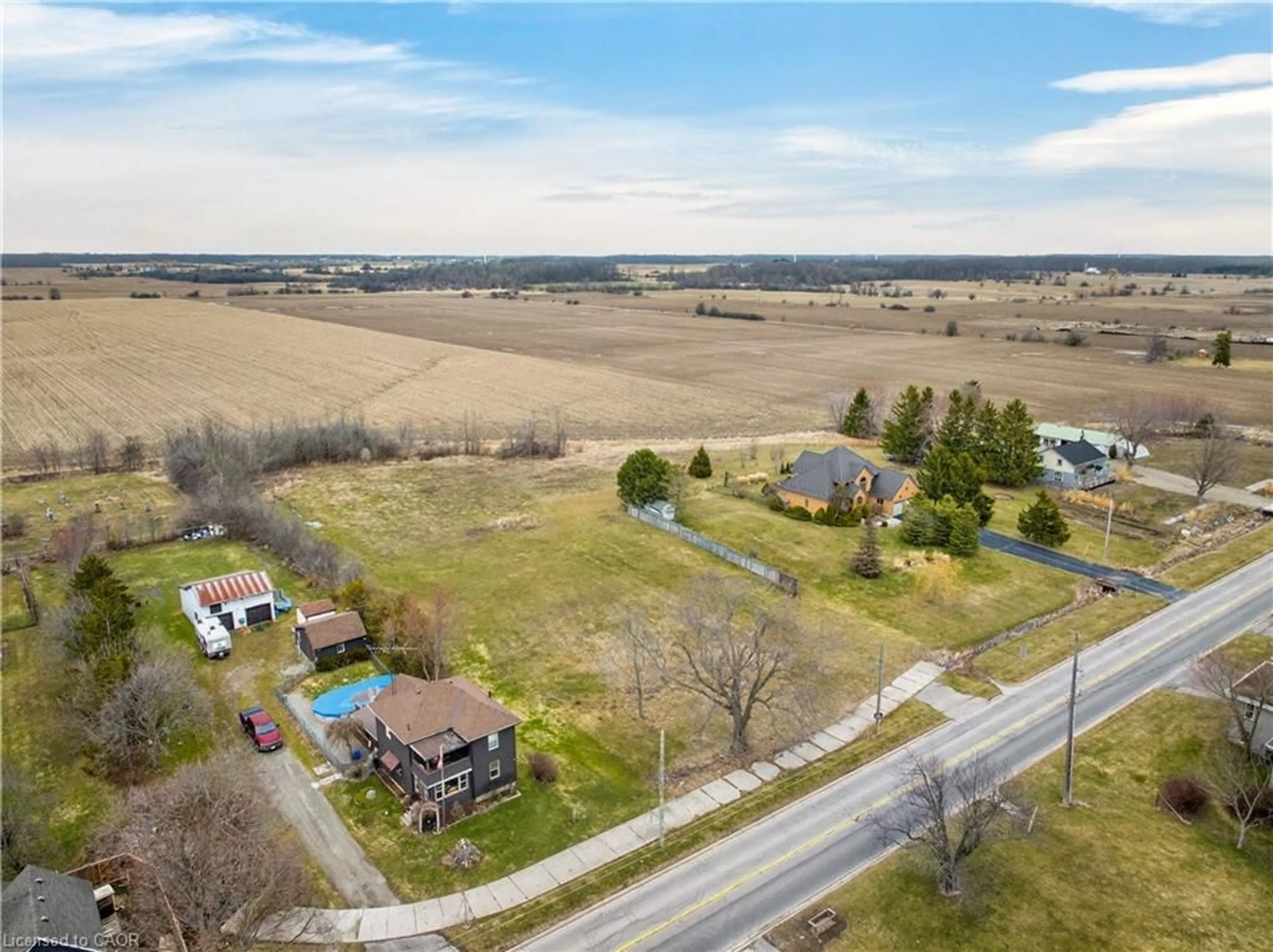 A pic from outside/outdoor area/front of a property/back of a property/a pic from drone, unknown for 5353 Rainham Rd, Dunnville Ontario N1A 2W8