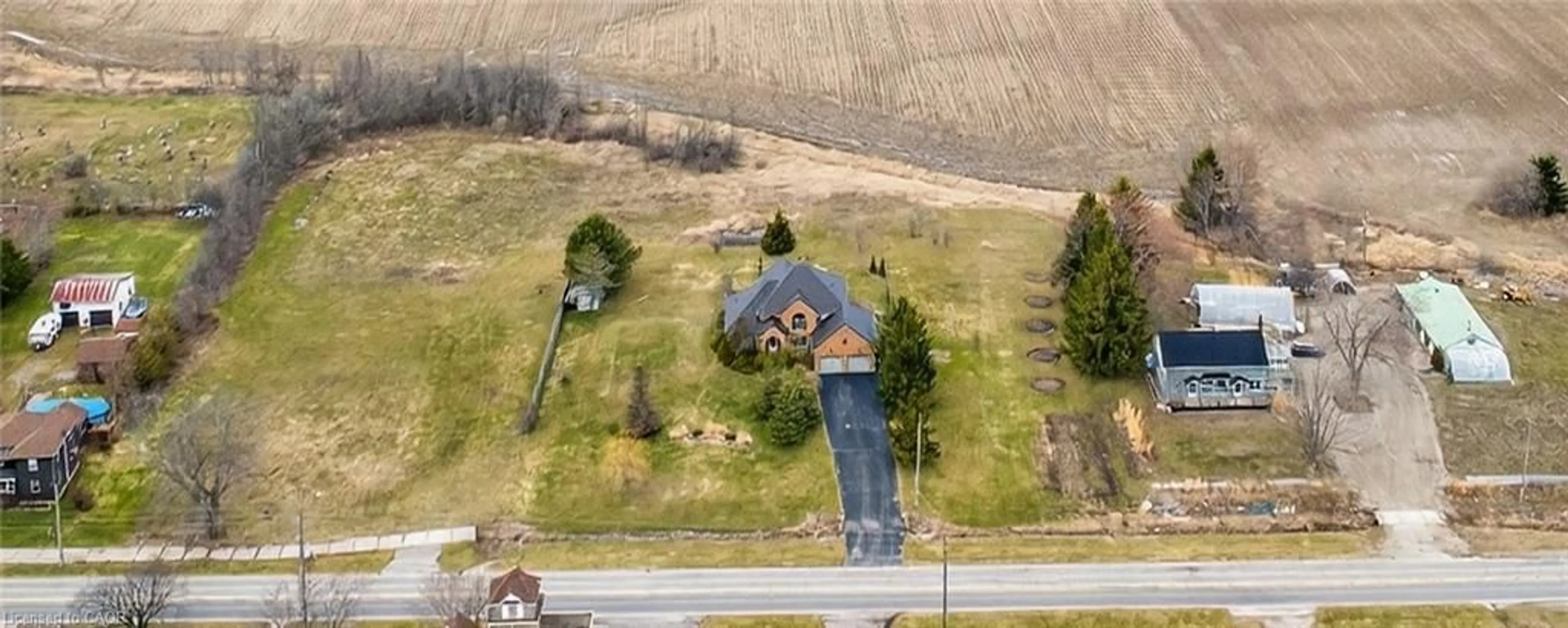 A pic from outside/outdoor area/front of a property/back of a property/a pic from drone, building for 5353 Rainham Rd, Dunnville Ontario N1A 2W8