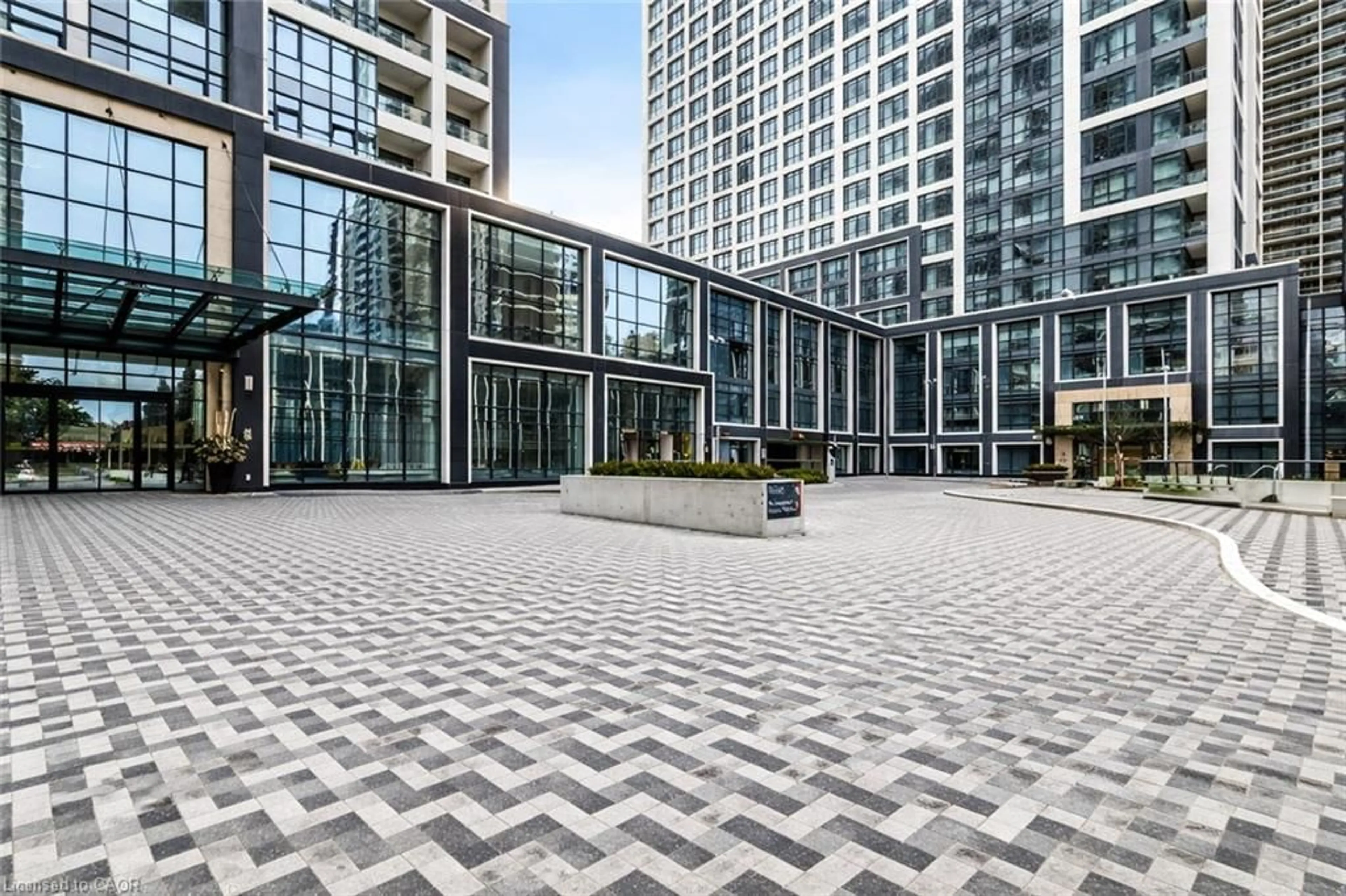 Patio, street for 9 Mabelle Ave #2919, Etobicoke Ontario M9A 0E1