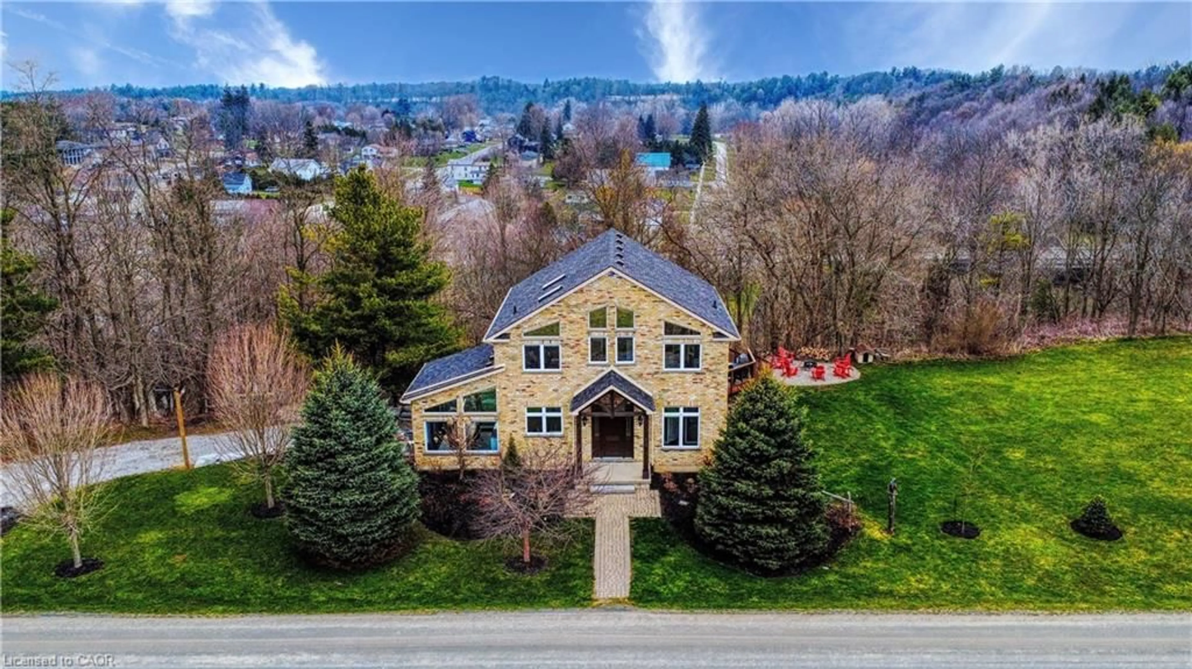 A pic from outside/outdoor area/front of a property/back of a property/a pic from drone, unknown for 31 Chapel St, Vienna Ontario N0J 1Z0