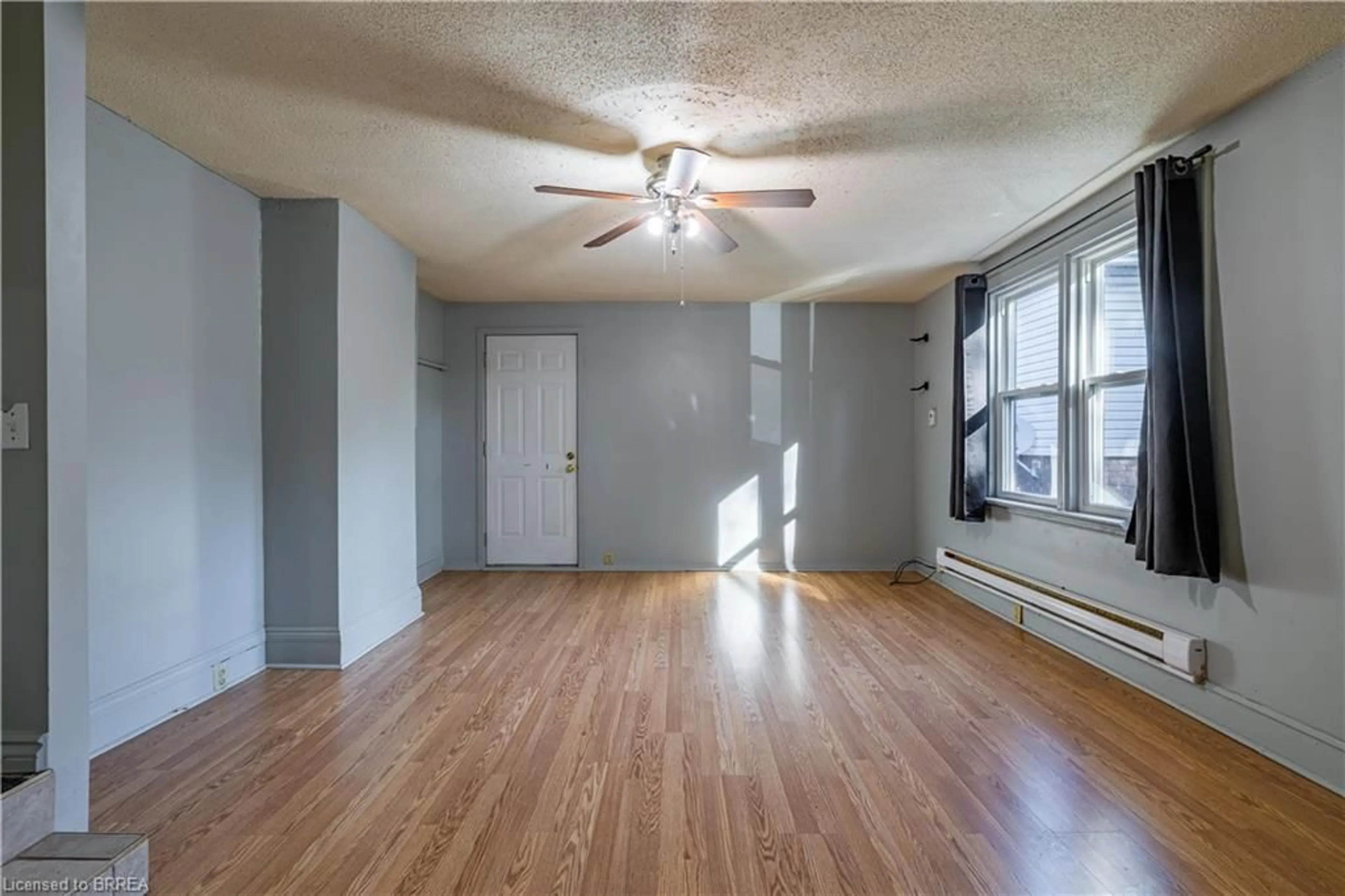 A pic of a room for 113 Brant Ave, Brantford Ontario N3T 3H4