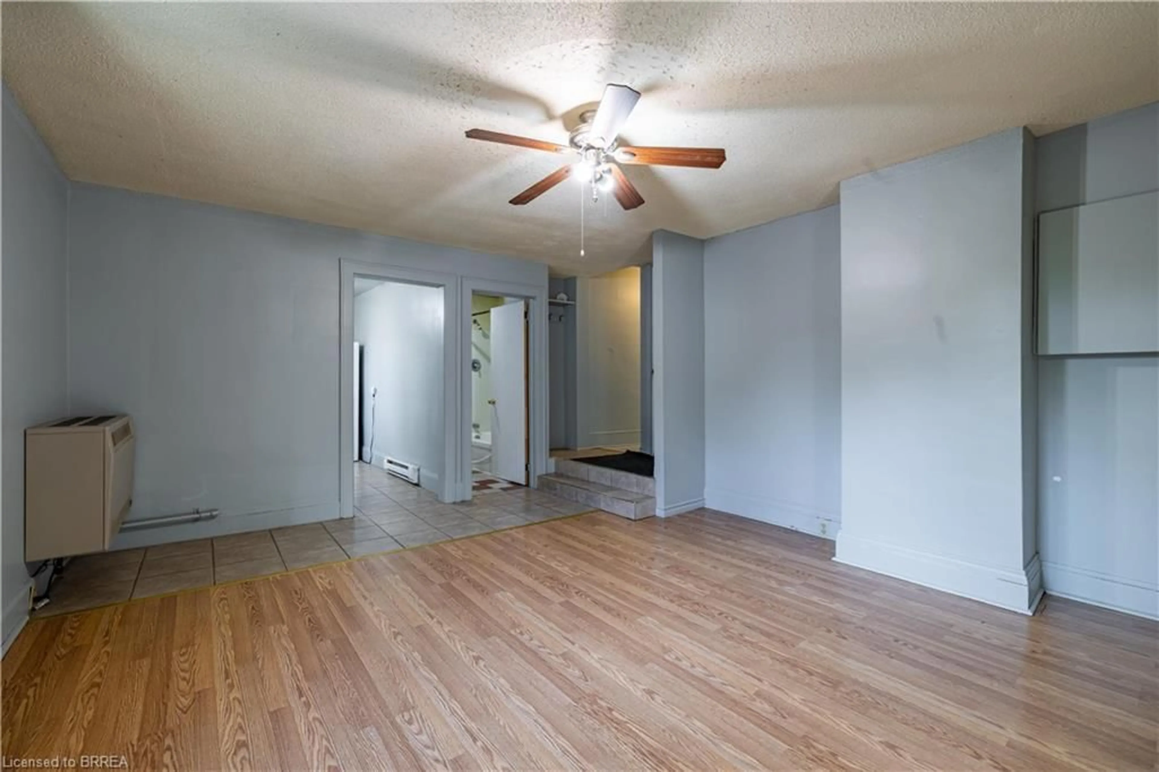 A pic of a room for 113 Brant Ave, Brantford Ontario N3T 3H4