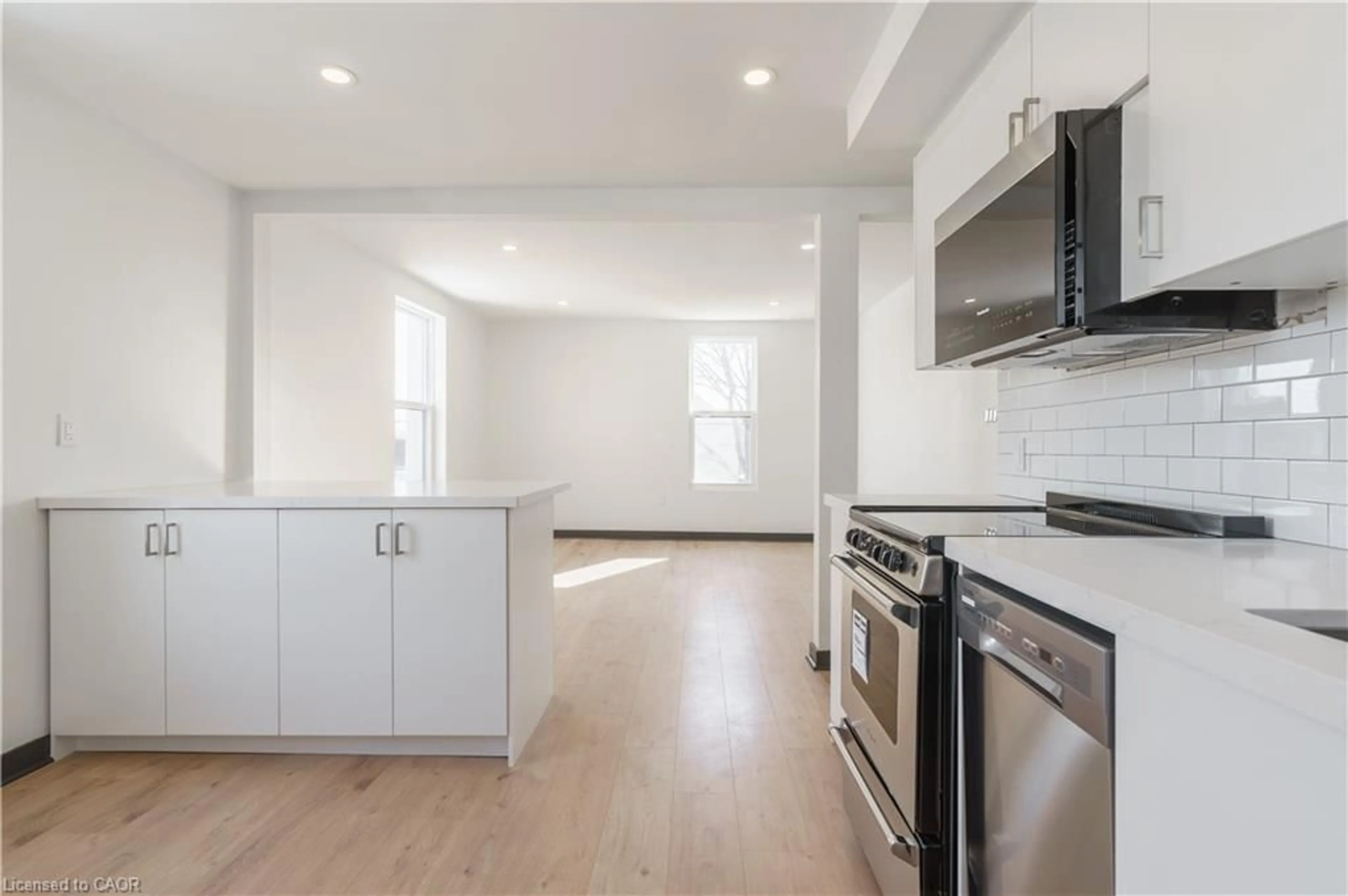 Open concept kitchen, unknown for 32 Britannia Ave, Hamilton Ontario L8H 1W4