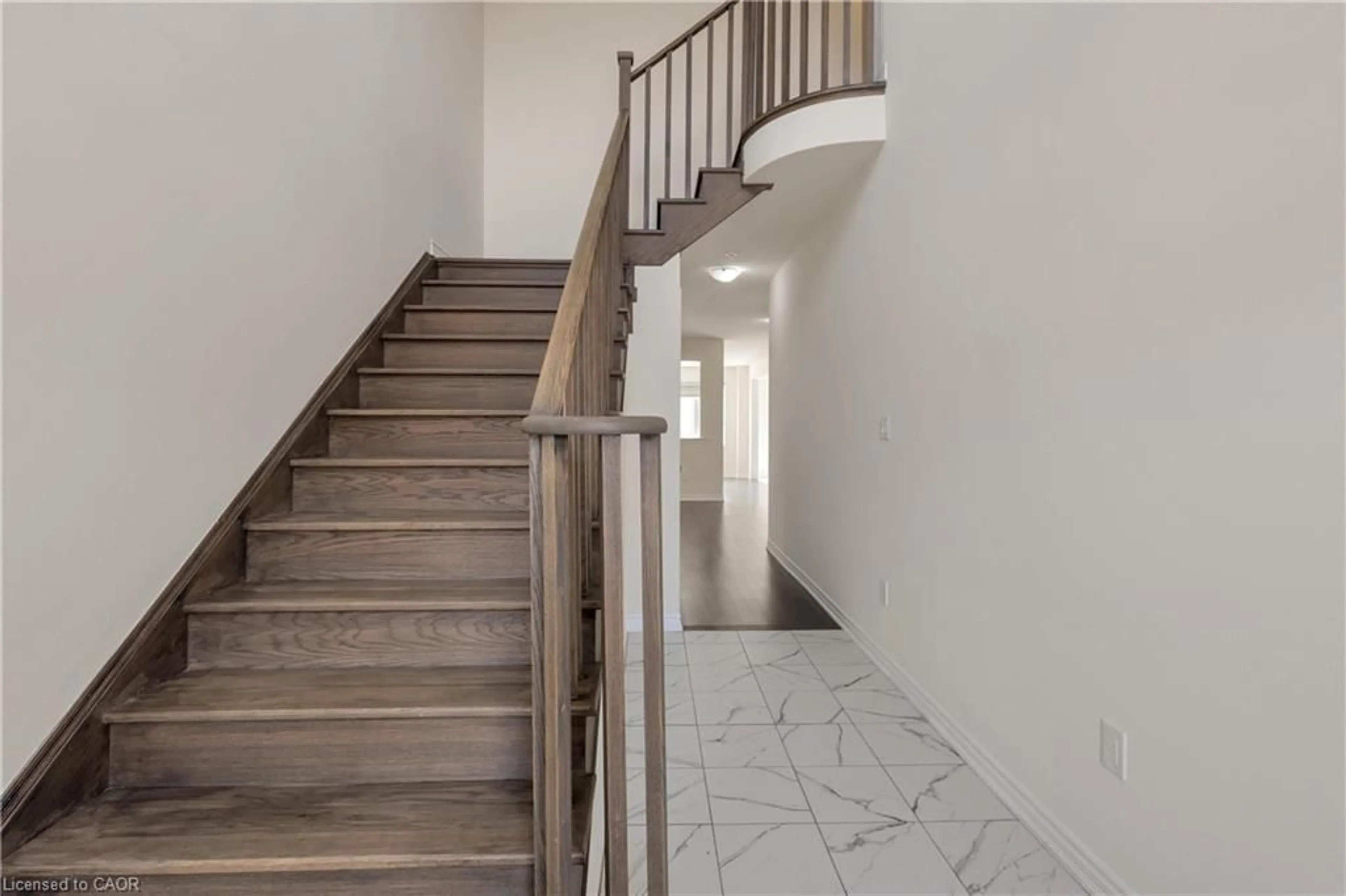Stairs for 66 Lise Lane, Caledonia Ontario N3W 0E8