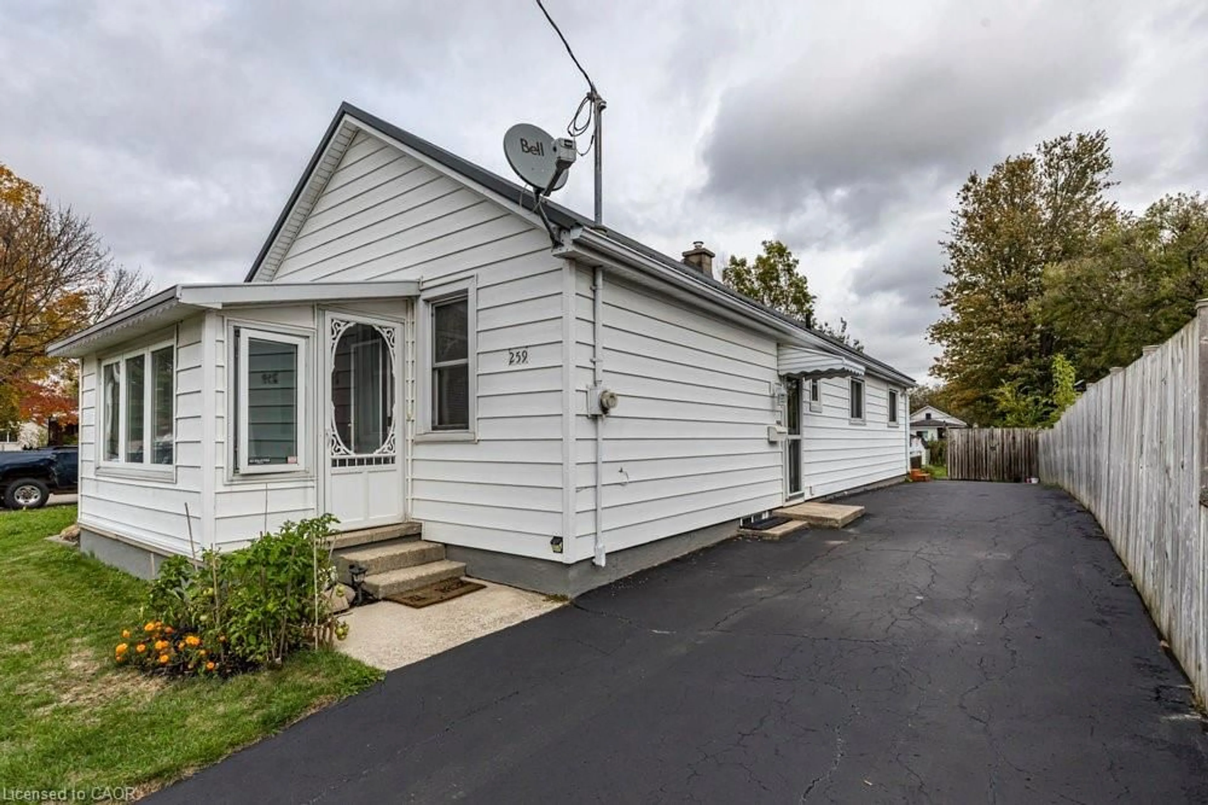 Home with vinyl exterior material, street for 259 Metcalfe St, Simcoe Ontario N3Y 3Y1