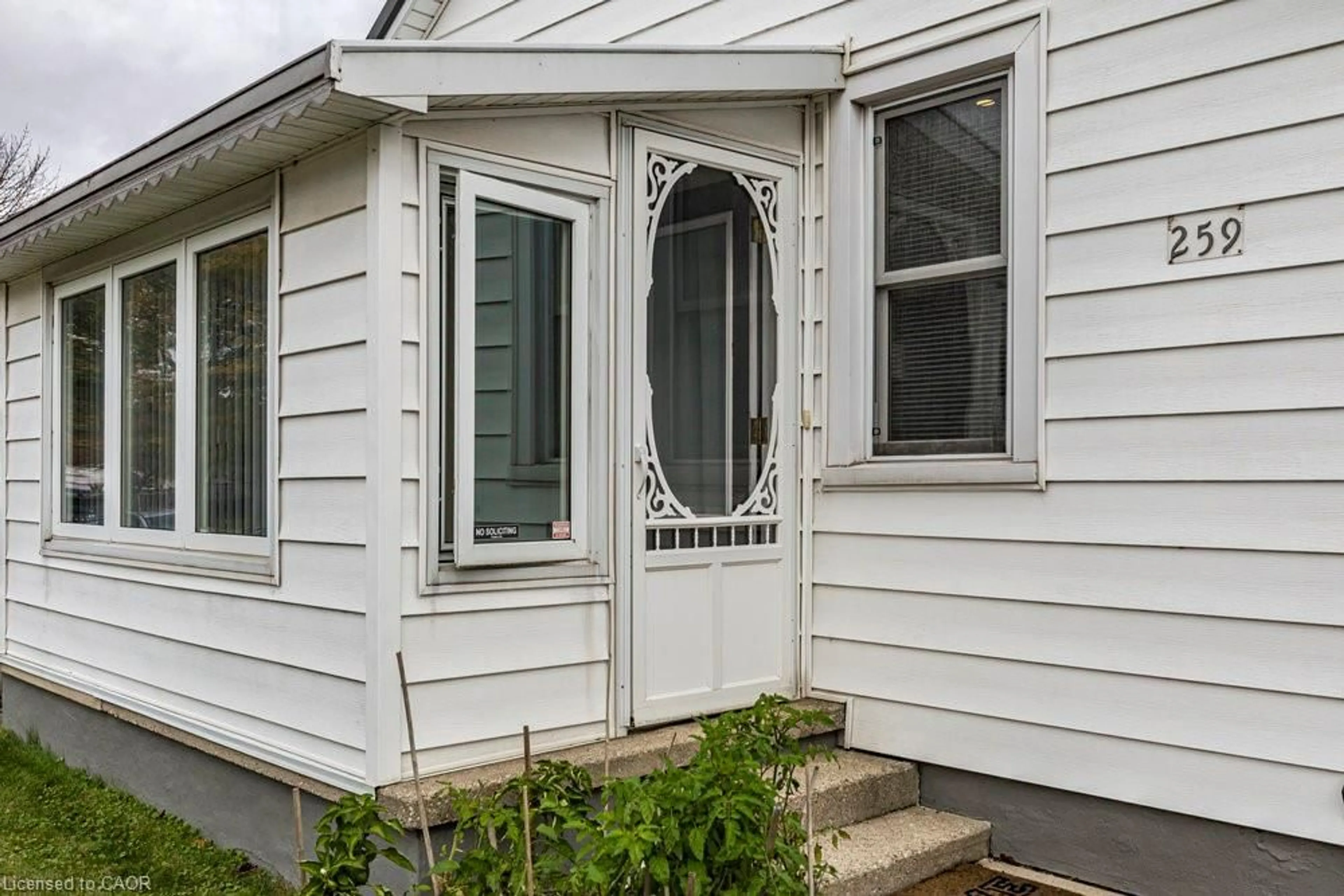 Home with vinyl exterior material, street for 259 Metcalfe St, Simcoe Ontario N3Y 3Y1