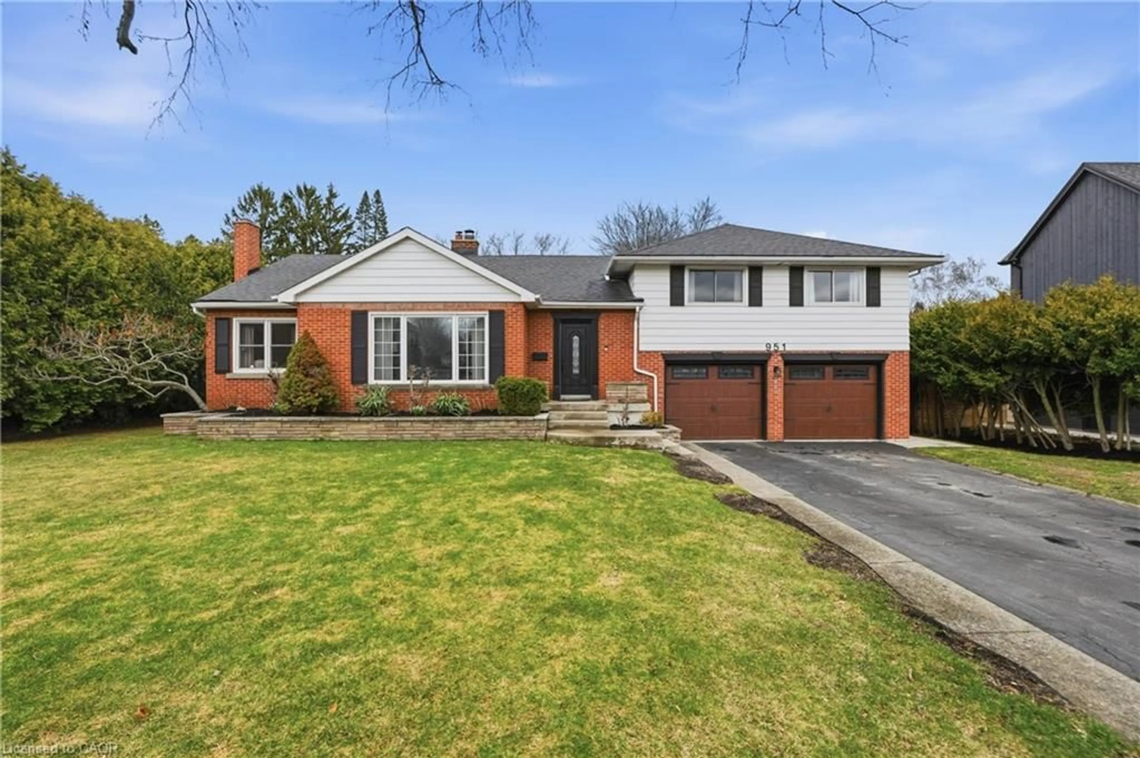 Home with brick exterior material, street for 951 Gorton Ave, Burlington Ontario L7T 1S6