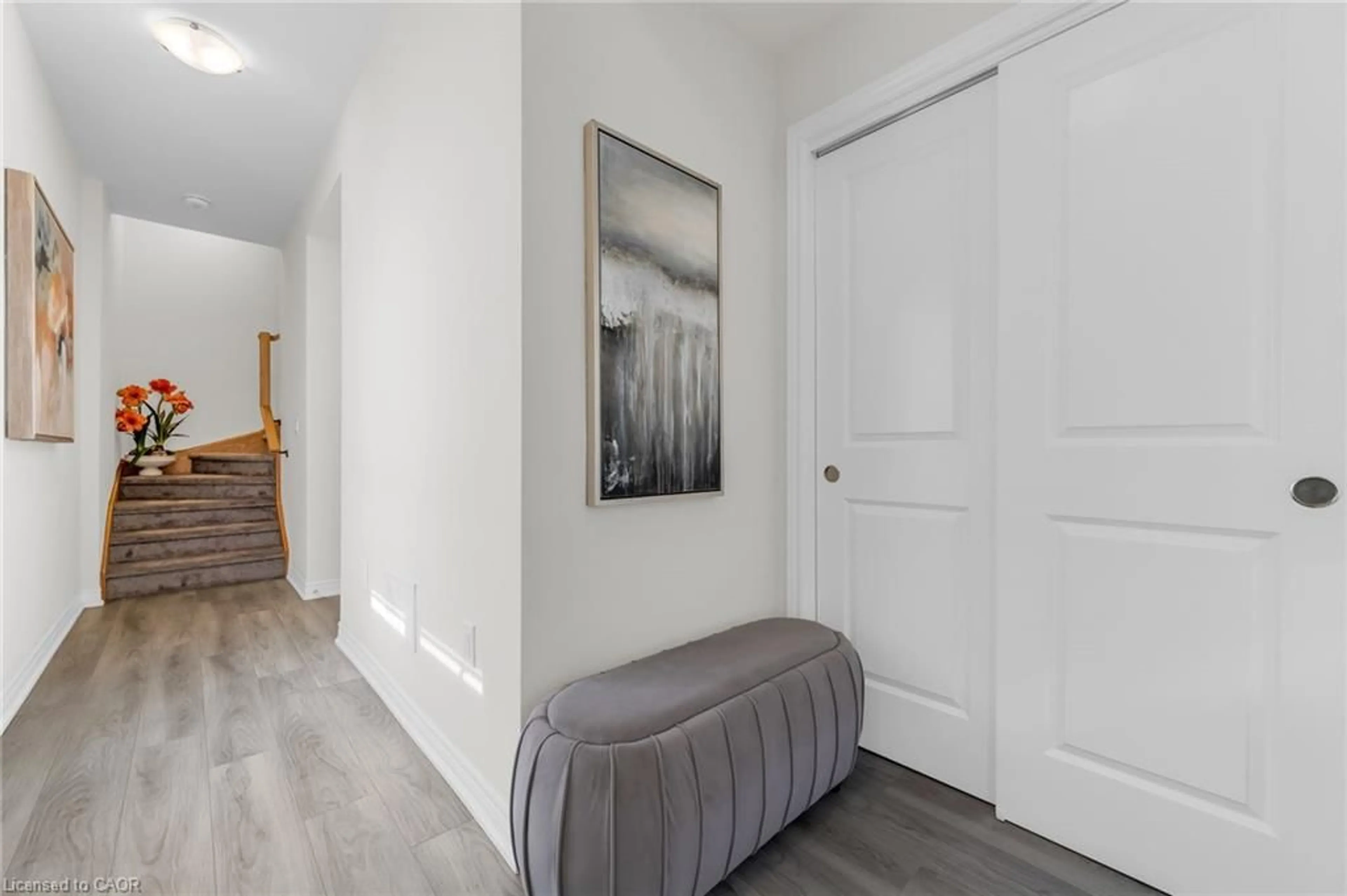 Indoor entryway for 40 Zinfandel Dr #36, Stoney Creek Ontario L8E 0L1