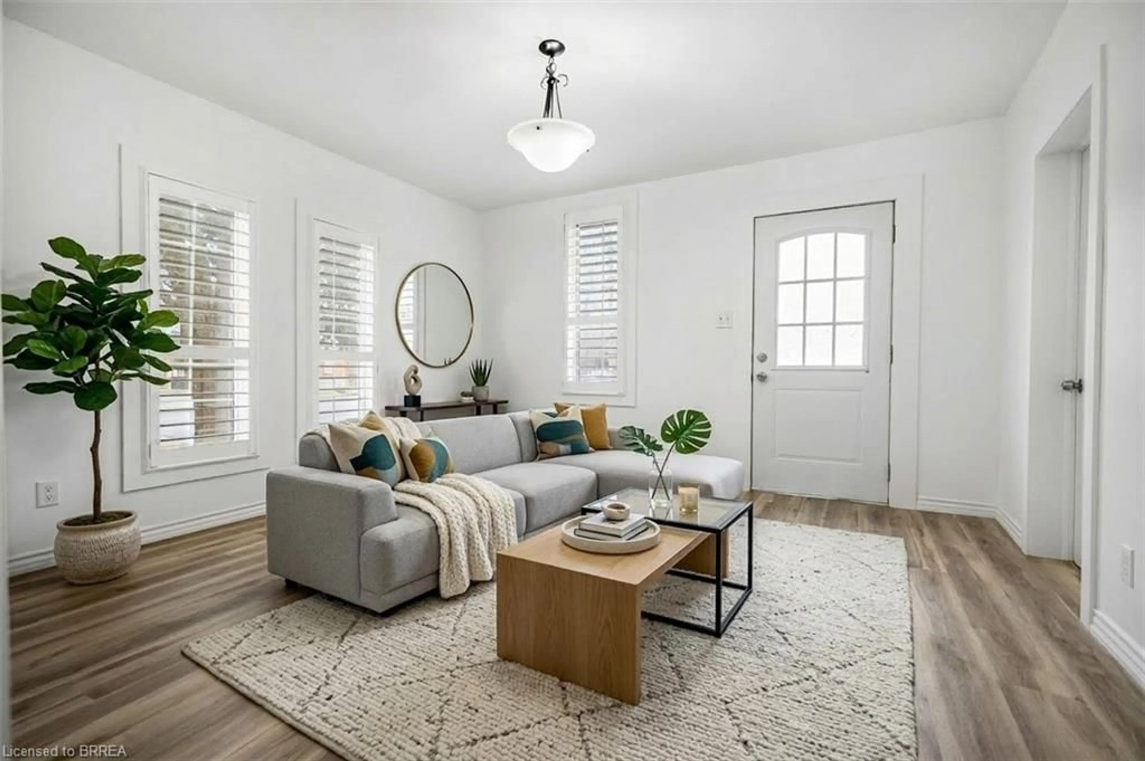 Living room with furniture, unknown for 150 Catharine Ave, Brantford Ontario N3T 1Y6