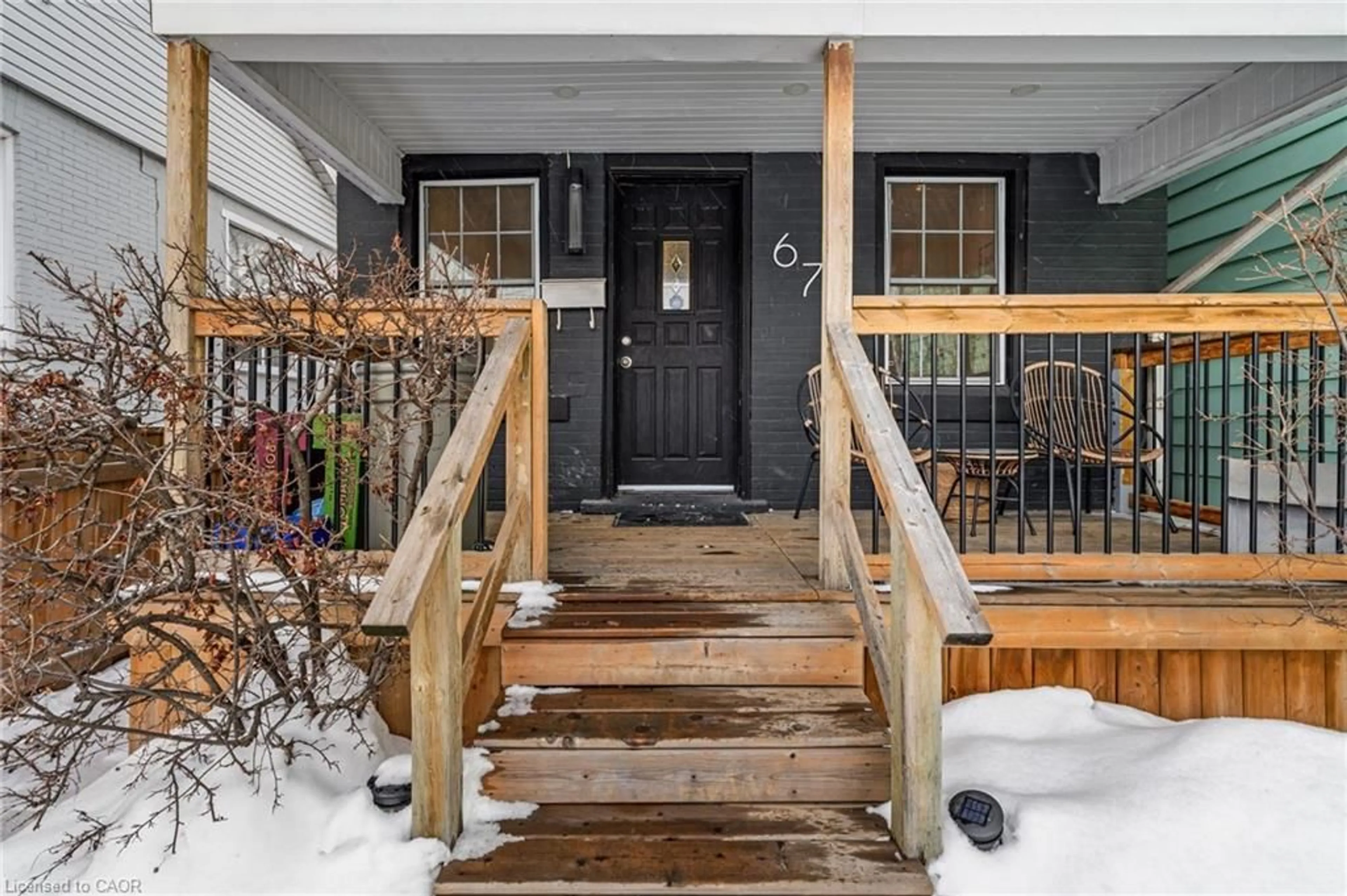 Indoor entryway for 67 Glendale Ave, Hamilton Ontario L8L 7J6