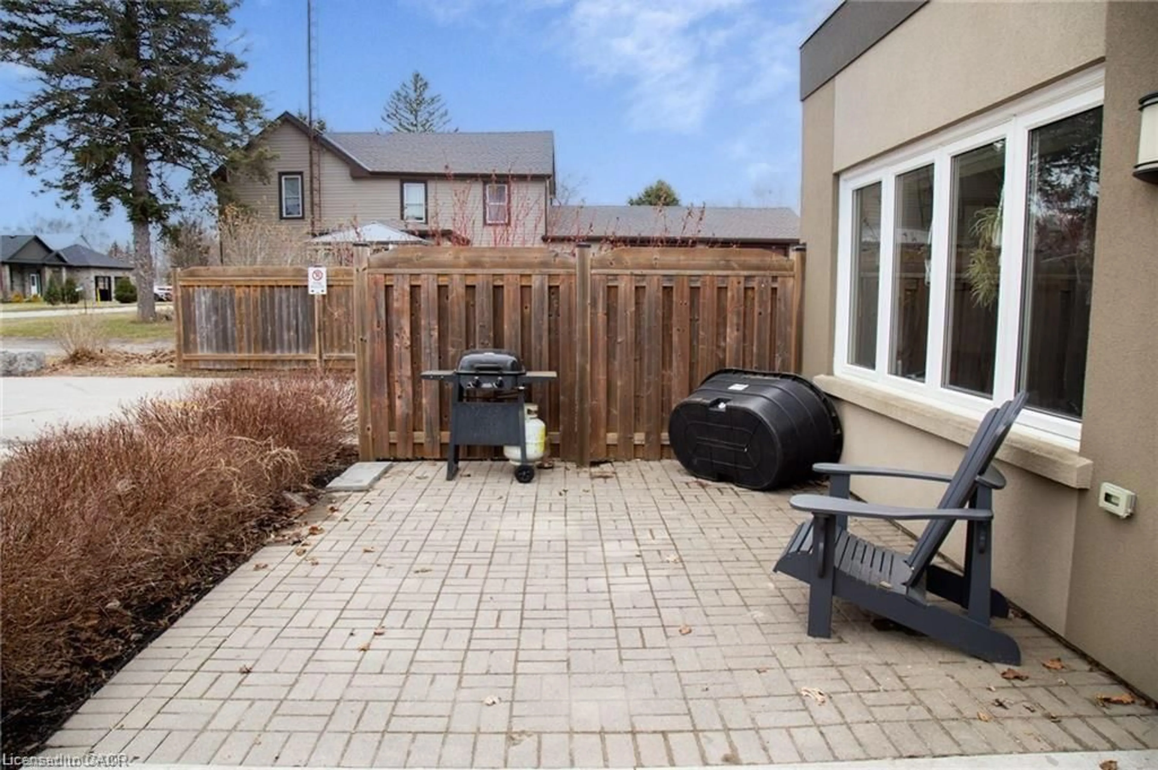 Patio, street for 992 Windham Centre Rd #4, Windham Centre Ontario N0E 2A0
