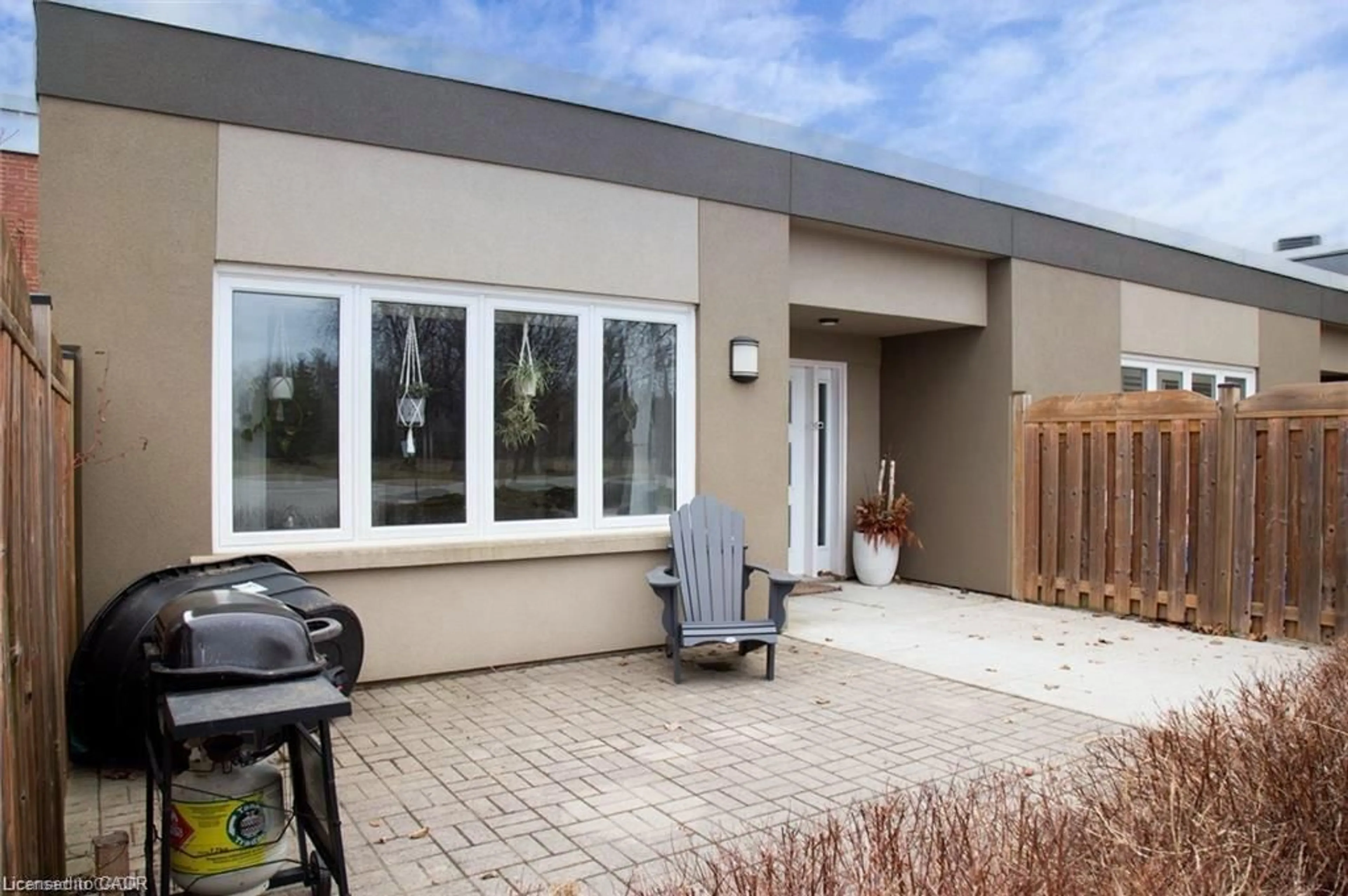 Patio, street for 992 Windham Centre Rd #4, Windham Centre Ontario N0E 2A0