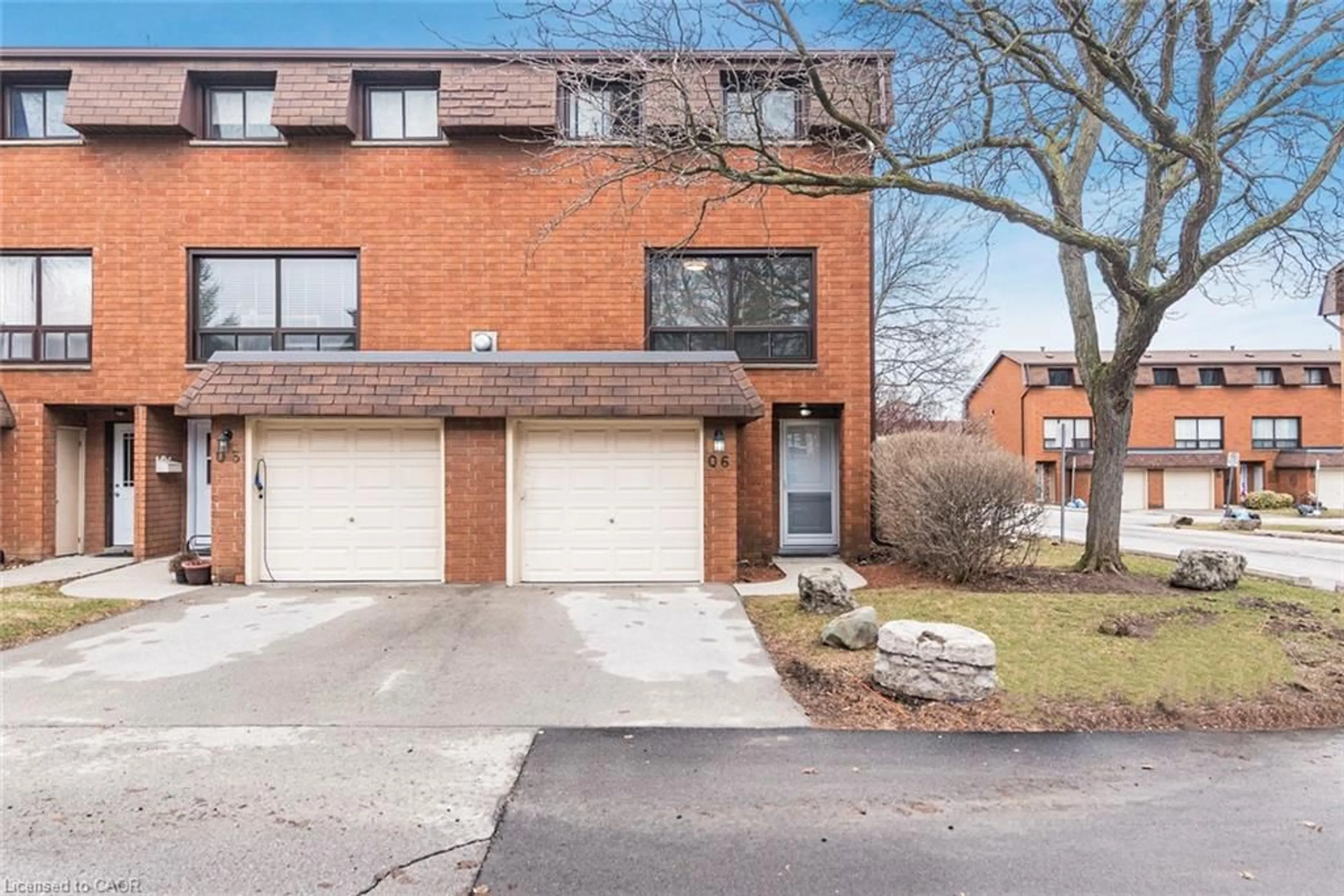 Home with brick exterior material, street for 444 Stone Church Rd #Q6, Hamilton Ontario L9B 1R1